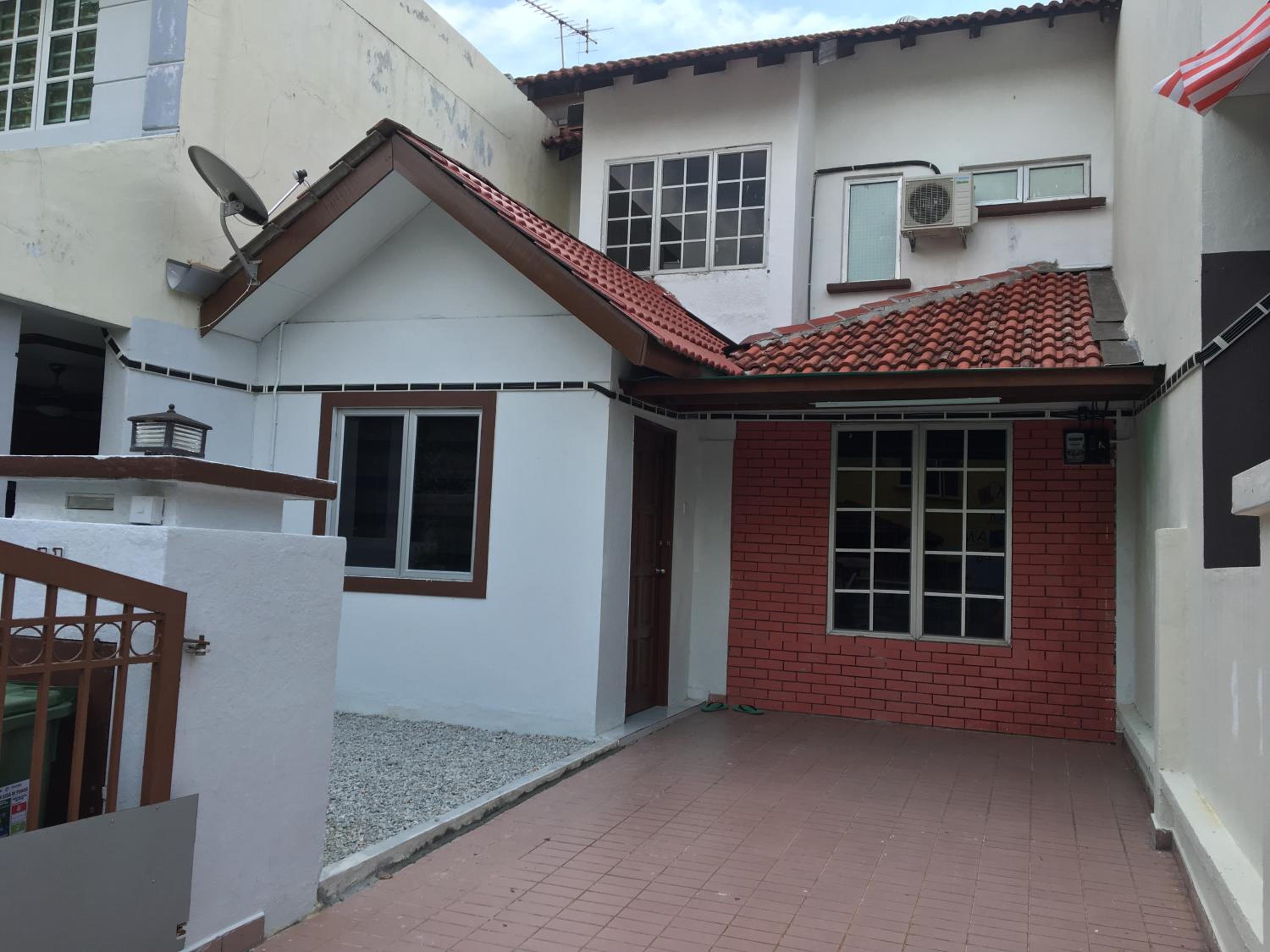 RB Double Storey Bandar Tasik Selatan Homestay