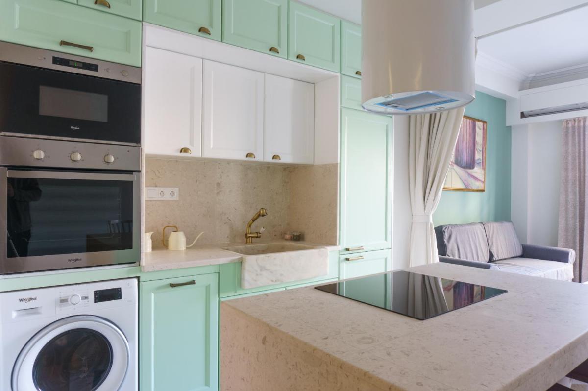 Tiffany's Luxury 2BR with Acropolis View