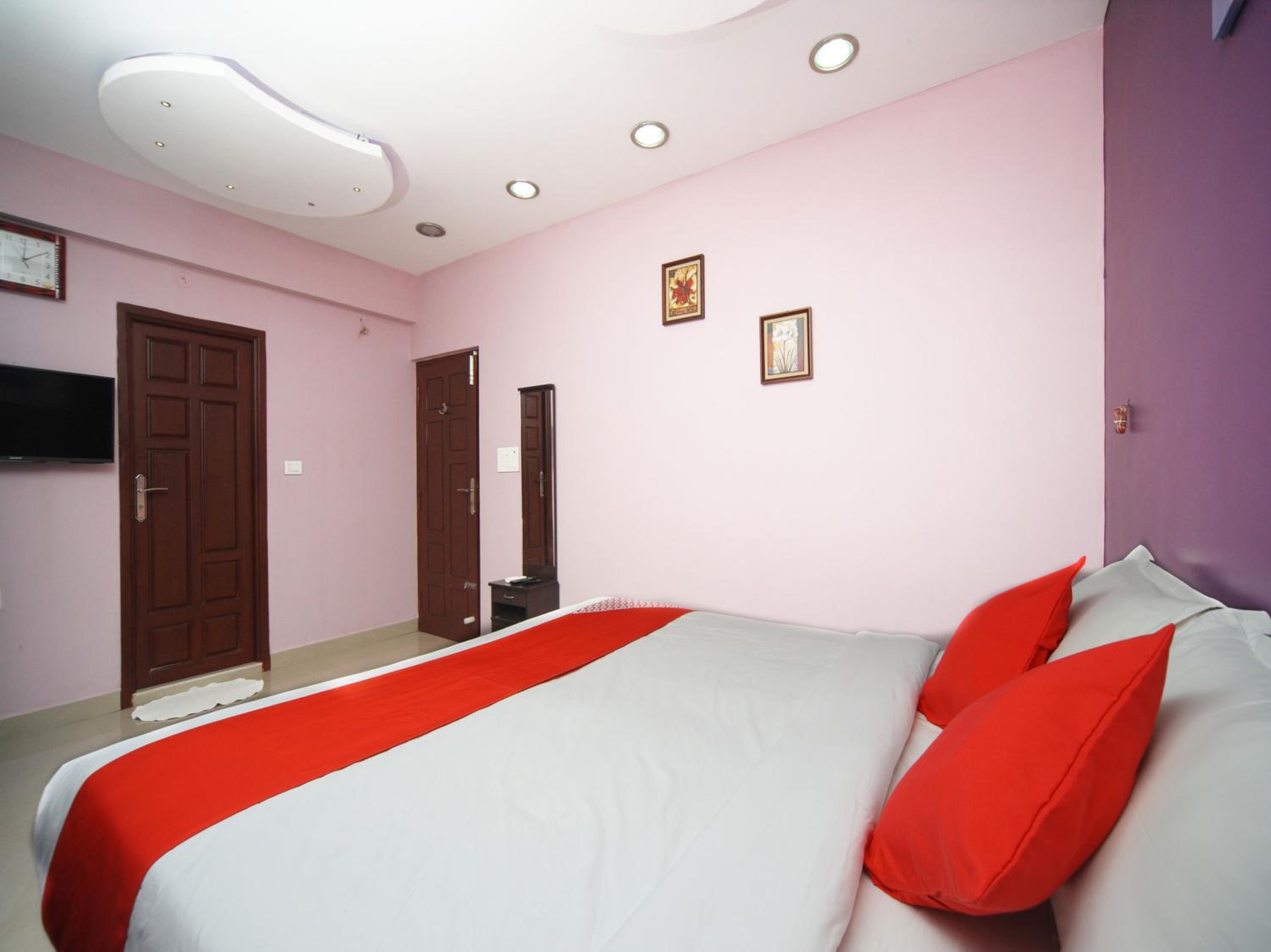 Max Classic Serviced Apartment