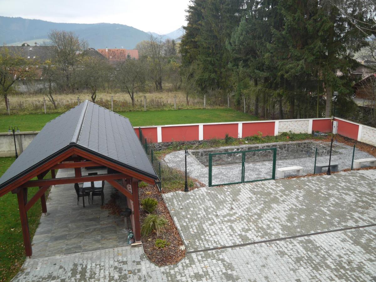 outdoor BBQ area