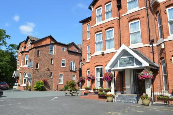 West Lynn Serviced Apartments Spacious & Free Parking