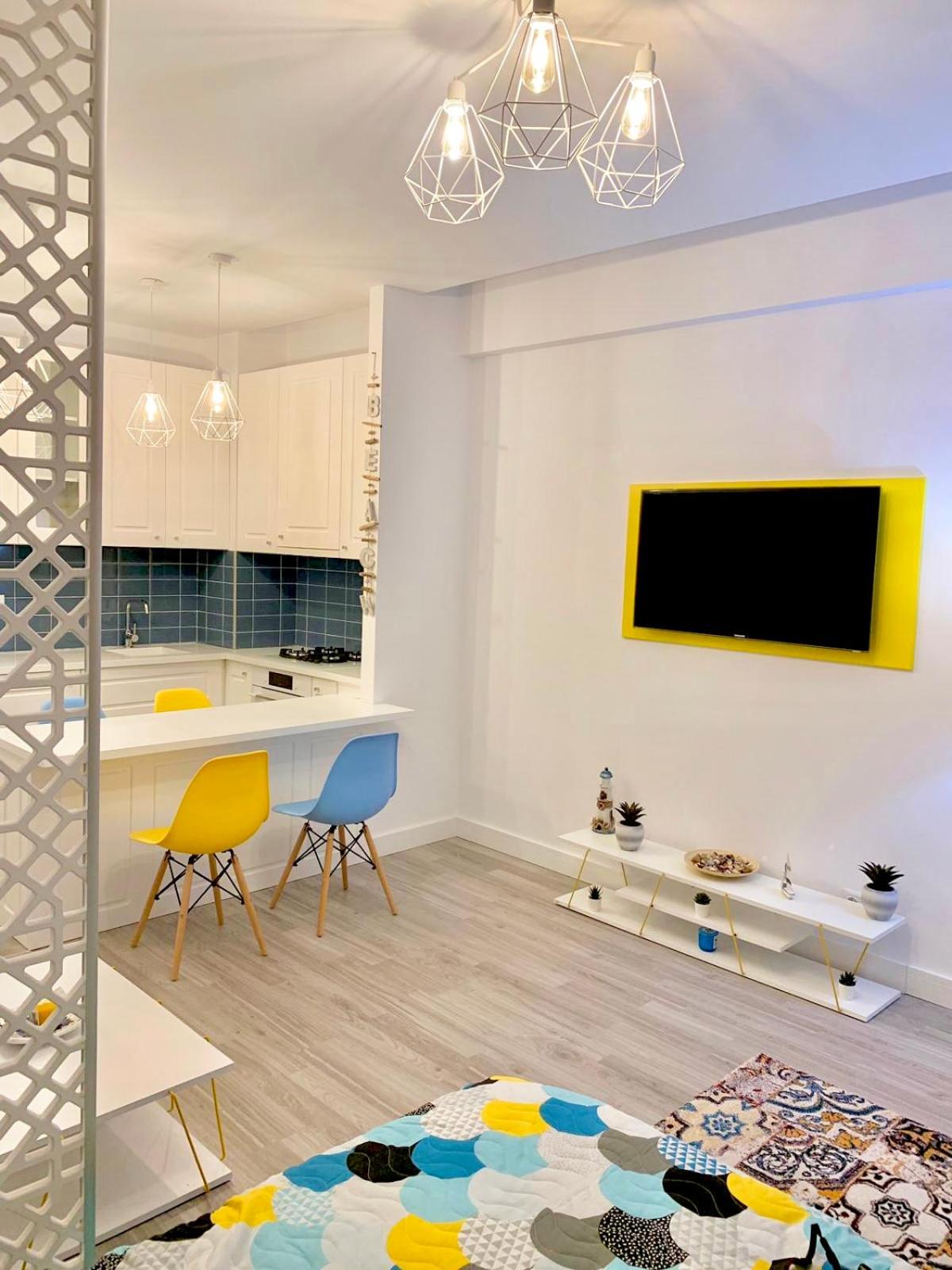 Emerald Studio Onix Mamaia view 2