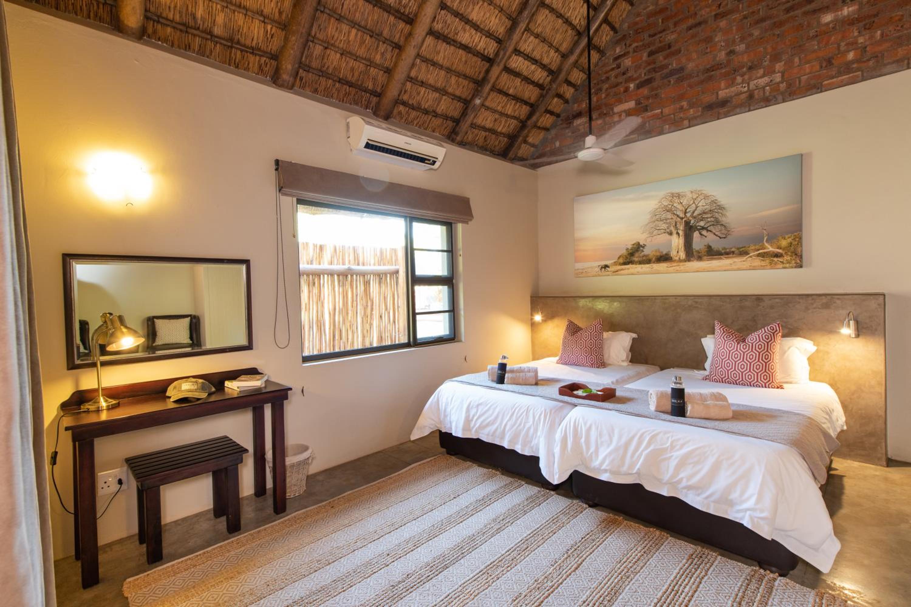 Senalala Safari Lodge