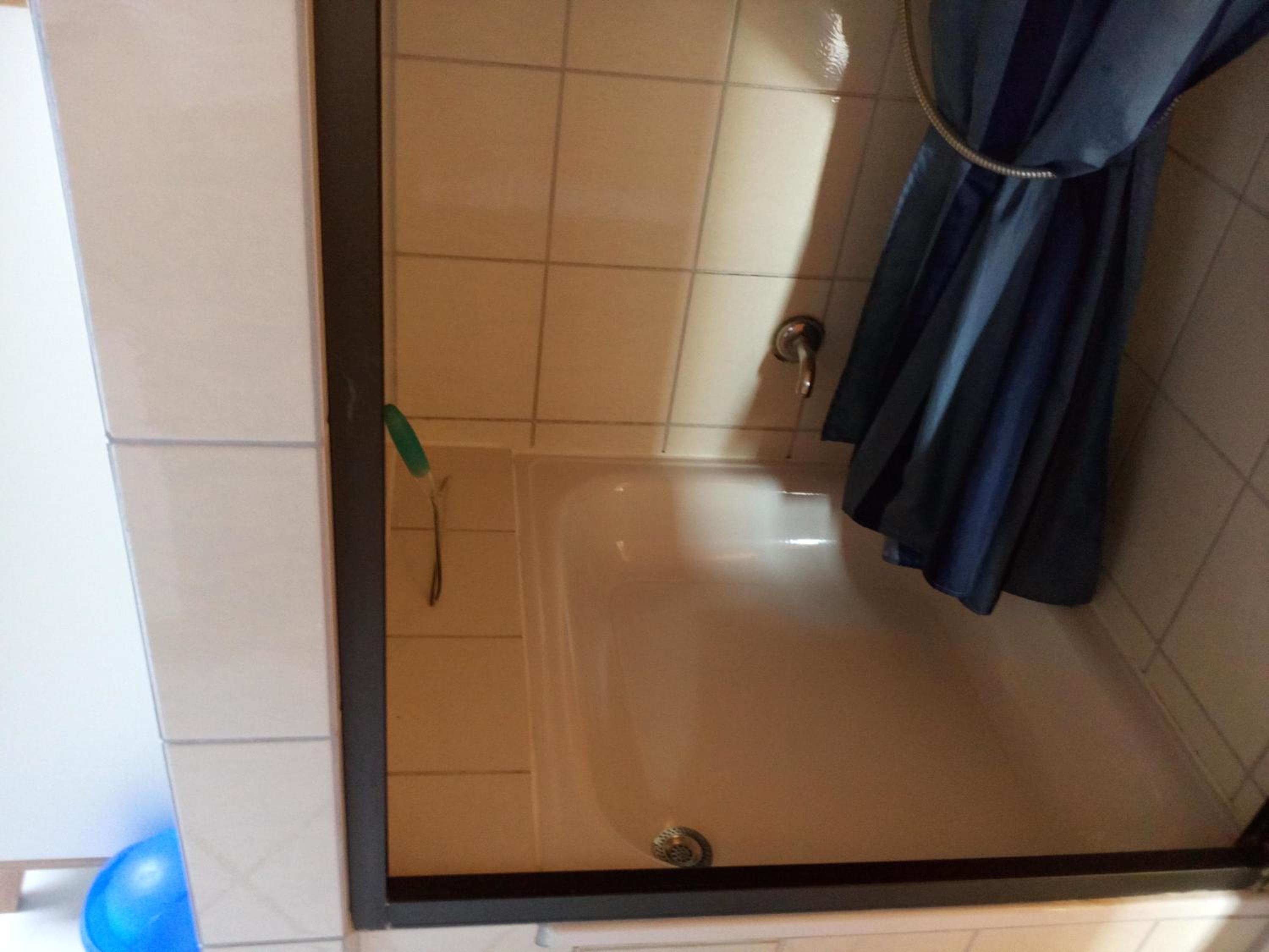 Gaestehaus Kasper en Kenzingen — bathroom