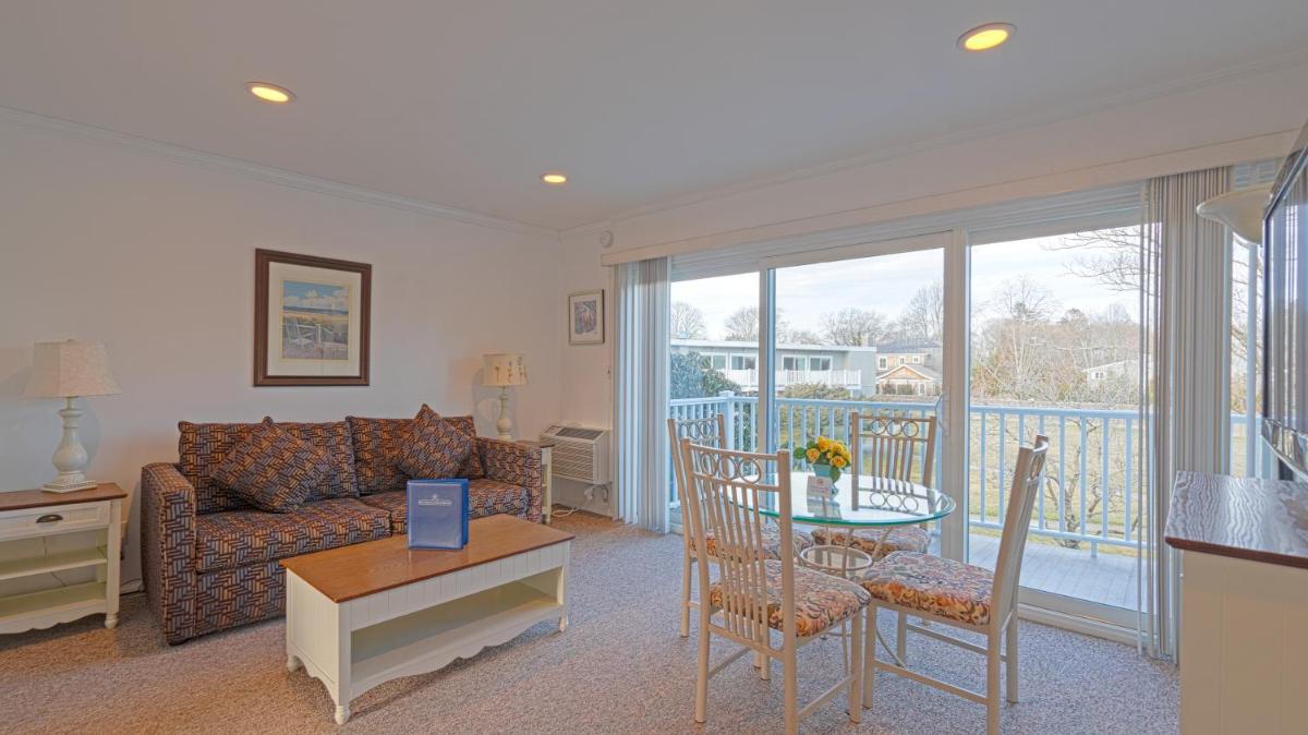 East Hampton House Resort 57