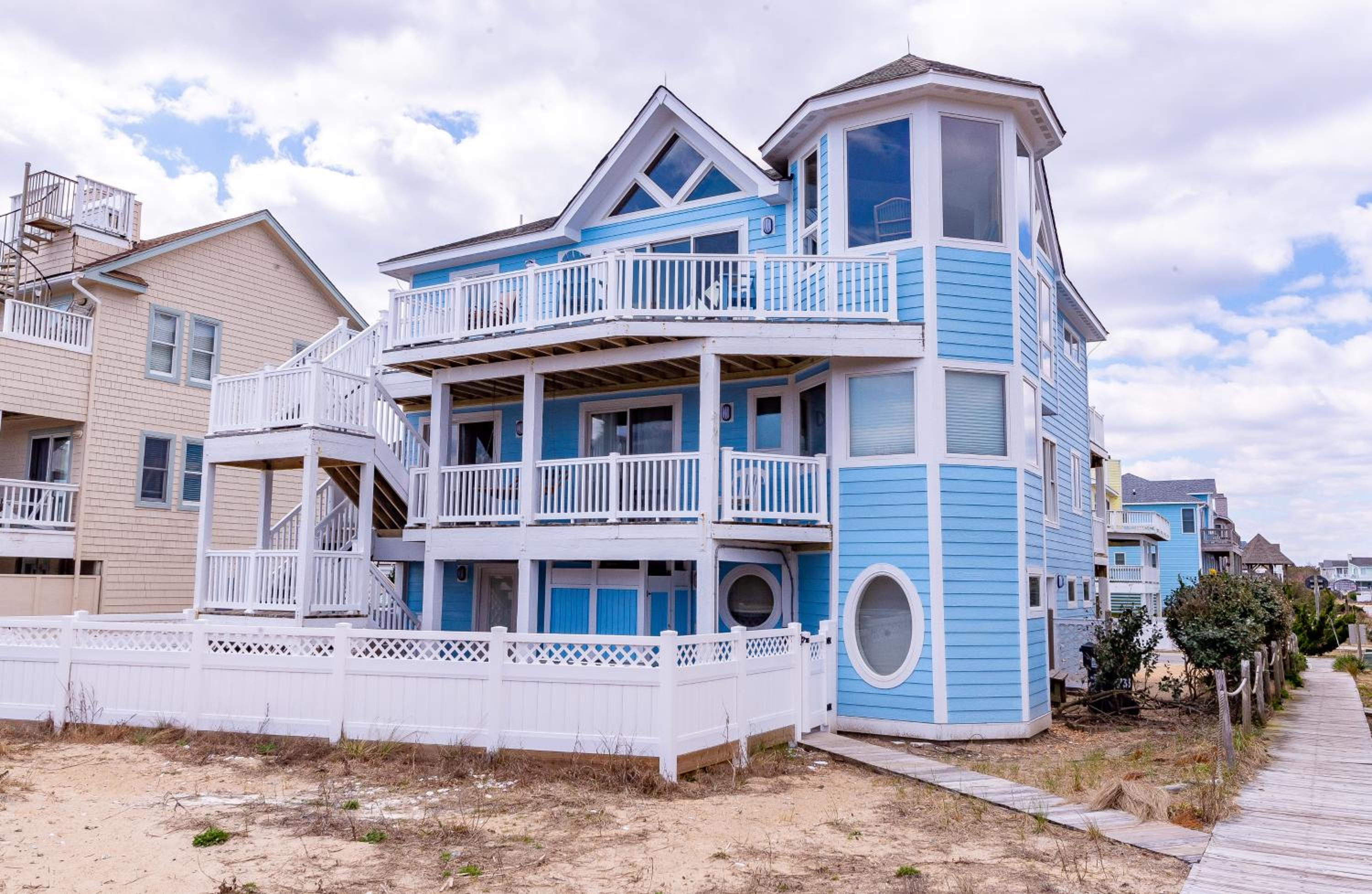 So Good - Corolla, Crown Point, Oceanfront, Ocean View, Pool, Hot Tub, Pool Table view 4