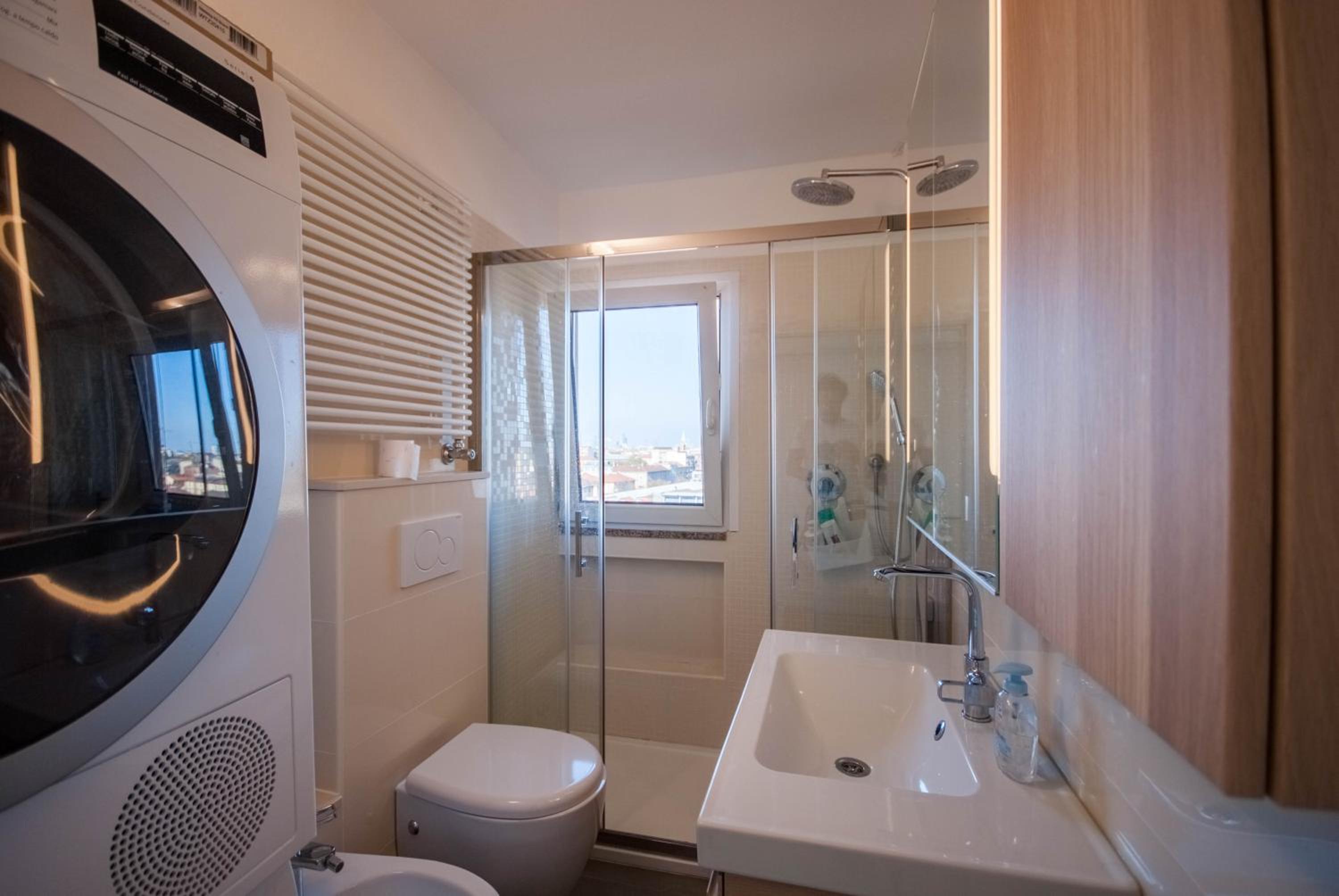 Exclusive rooftop apartment with large terrace in Solari/Tortona
