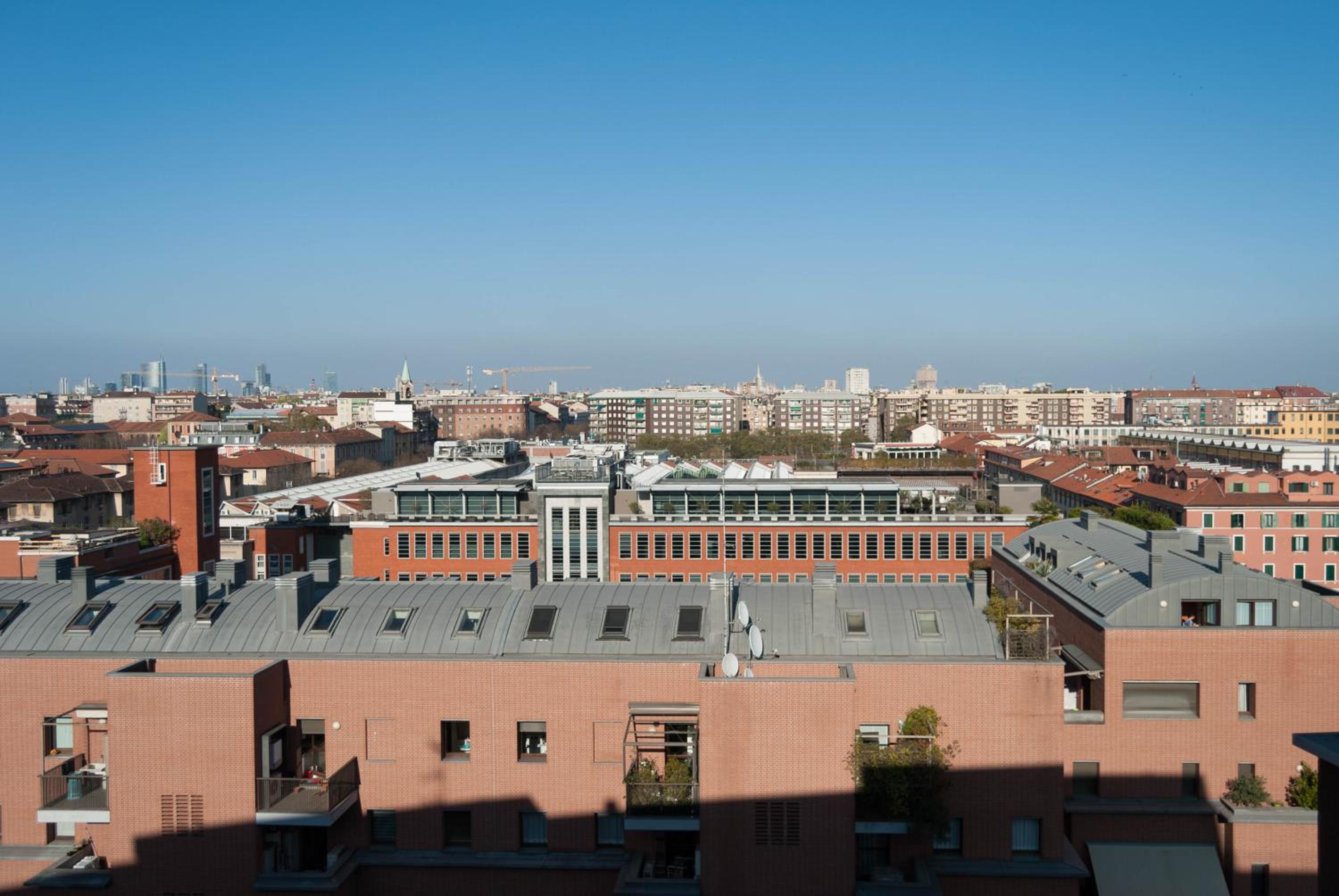 Exclusive rooftop apartment with large terrace in Solari/Tortona