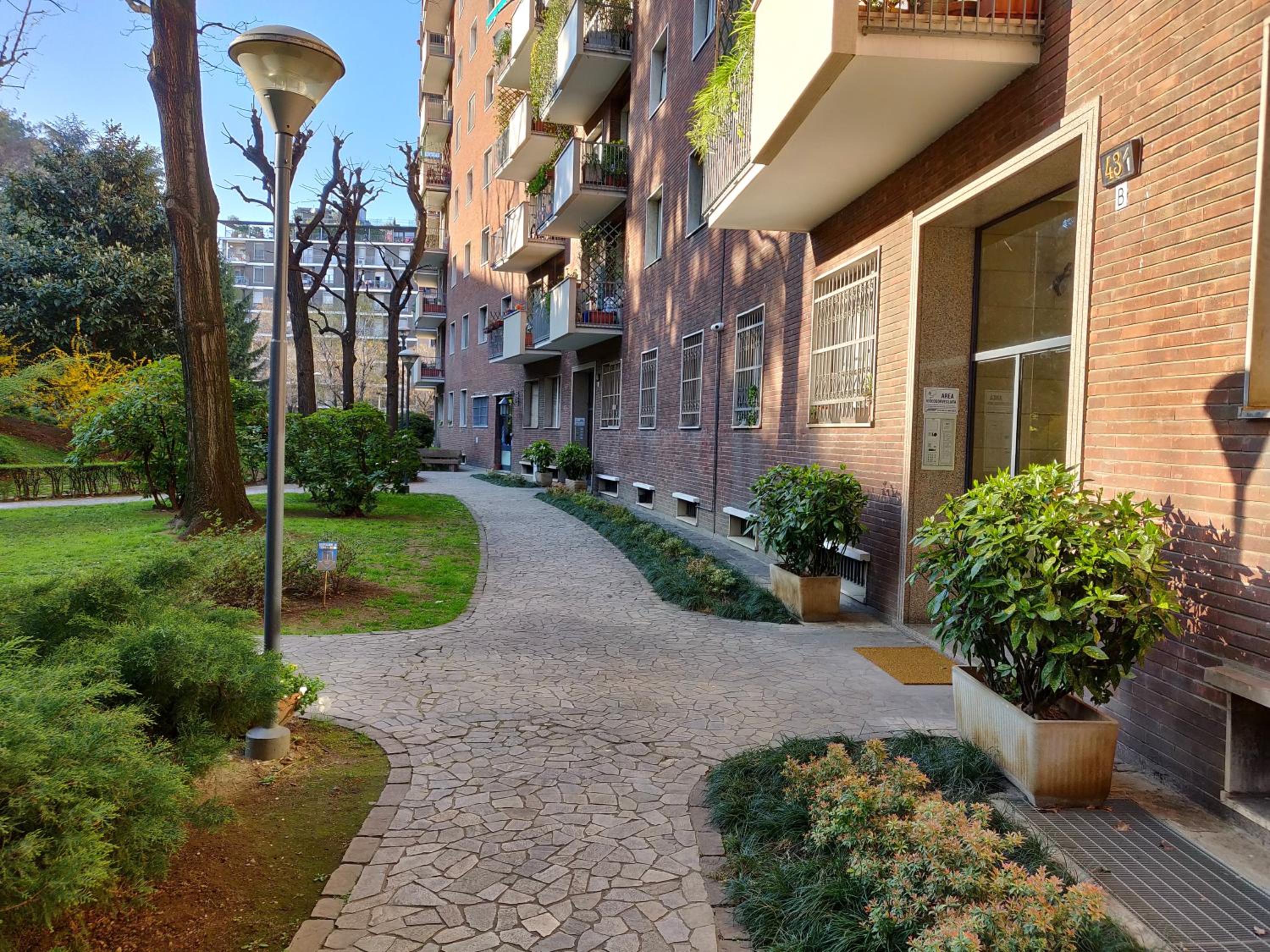 Exclusive rooftop apartment with large terrace in Solari/Tortona