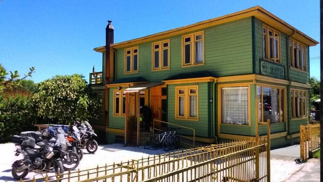13 Lunas Hostel