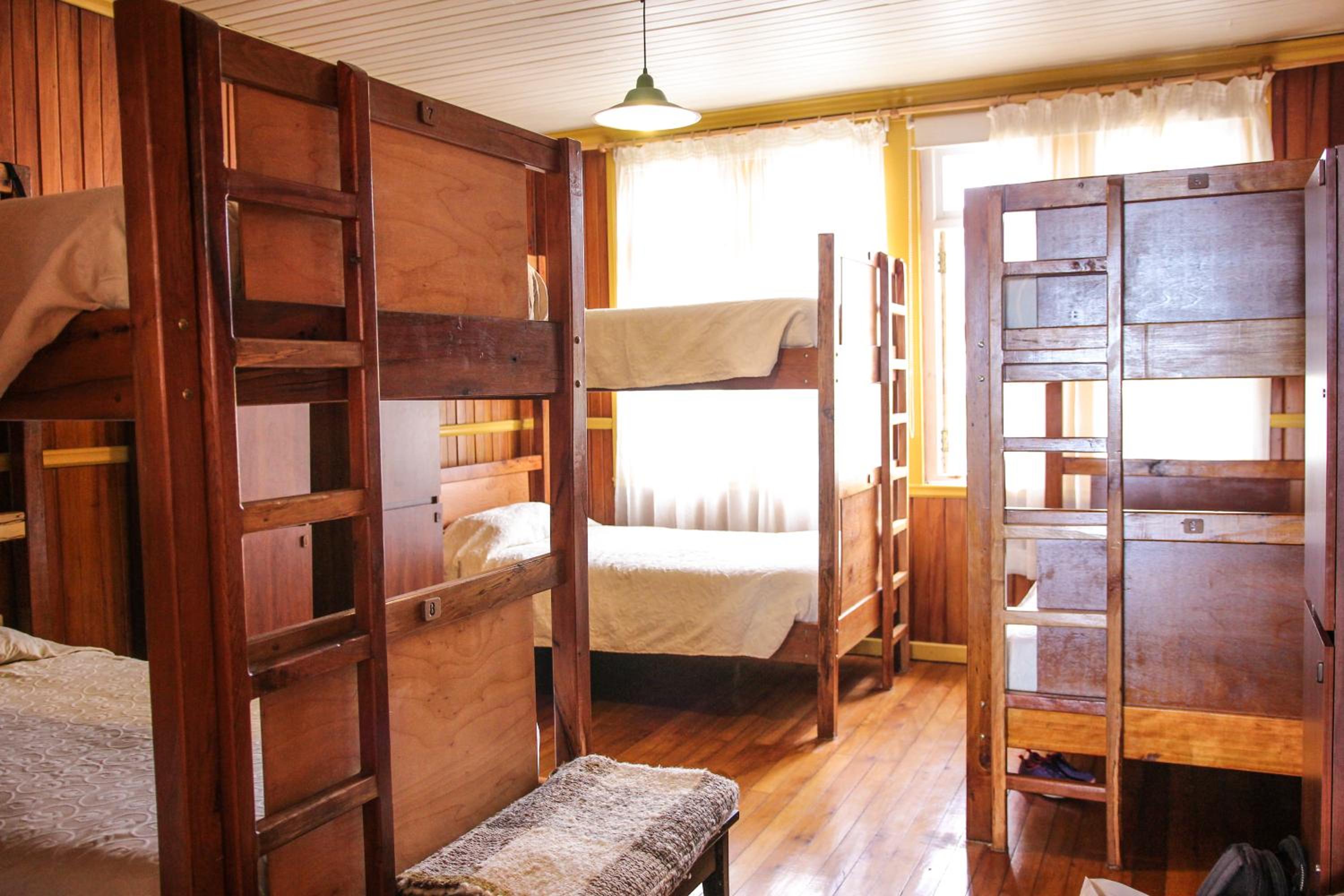 13 Lunas Hostel