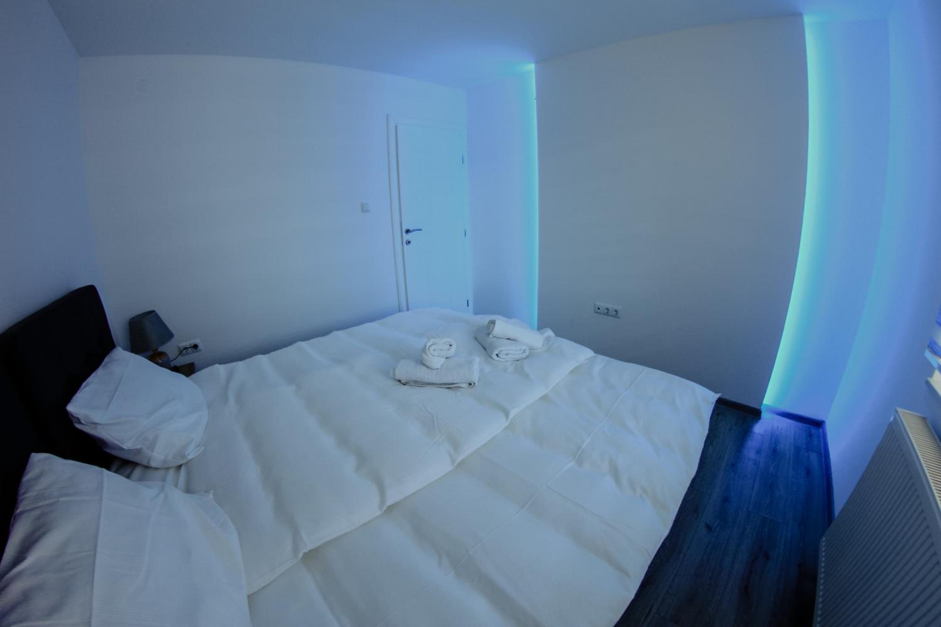 Deluxe apartments view 4