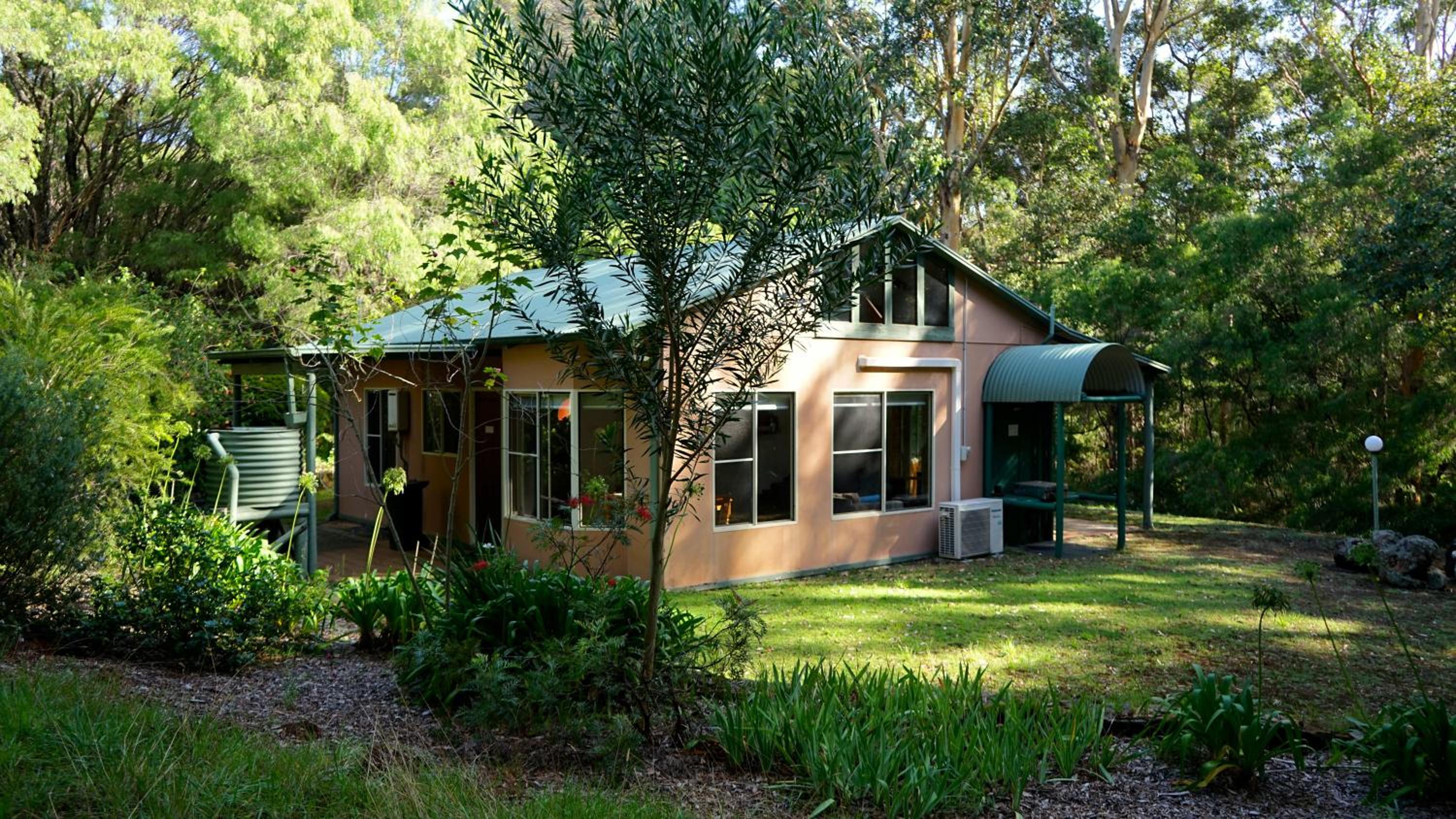 Harmony Forest Cottages & Lake side Lodge