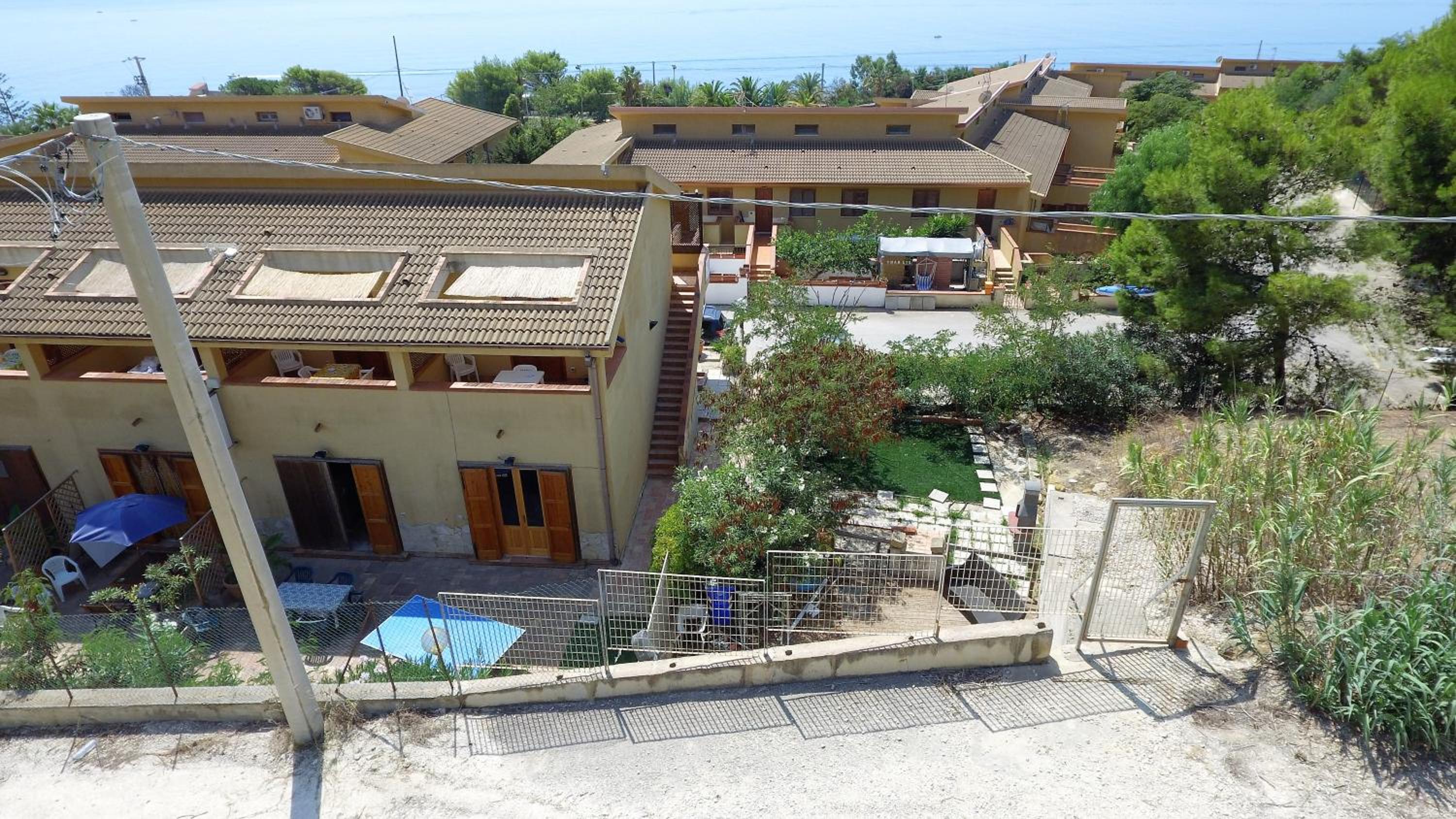 Studio 200 meters from the sea, wifi, self catering view 3