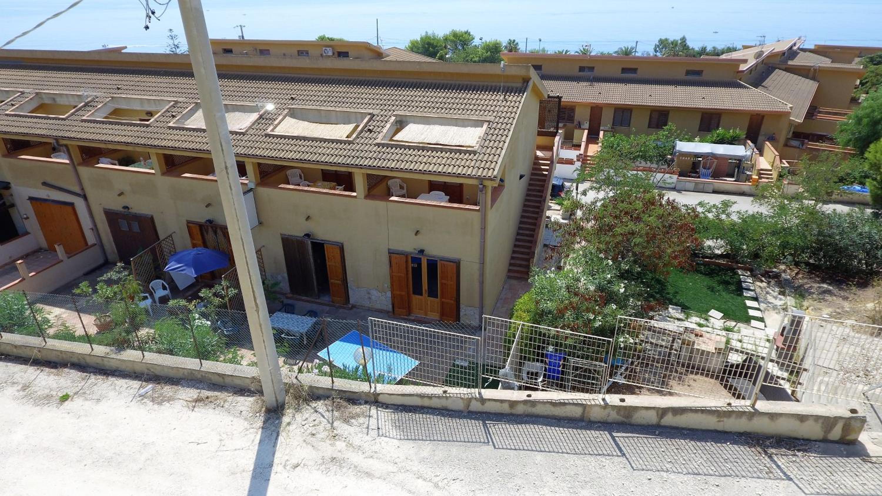 Studio 200 meters from the sea, wifi, self catering view 4