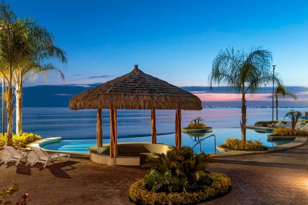 Torre Oceanica en Salinas - Ecuador view 5