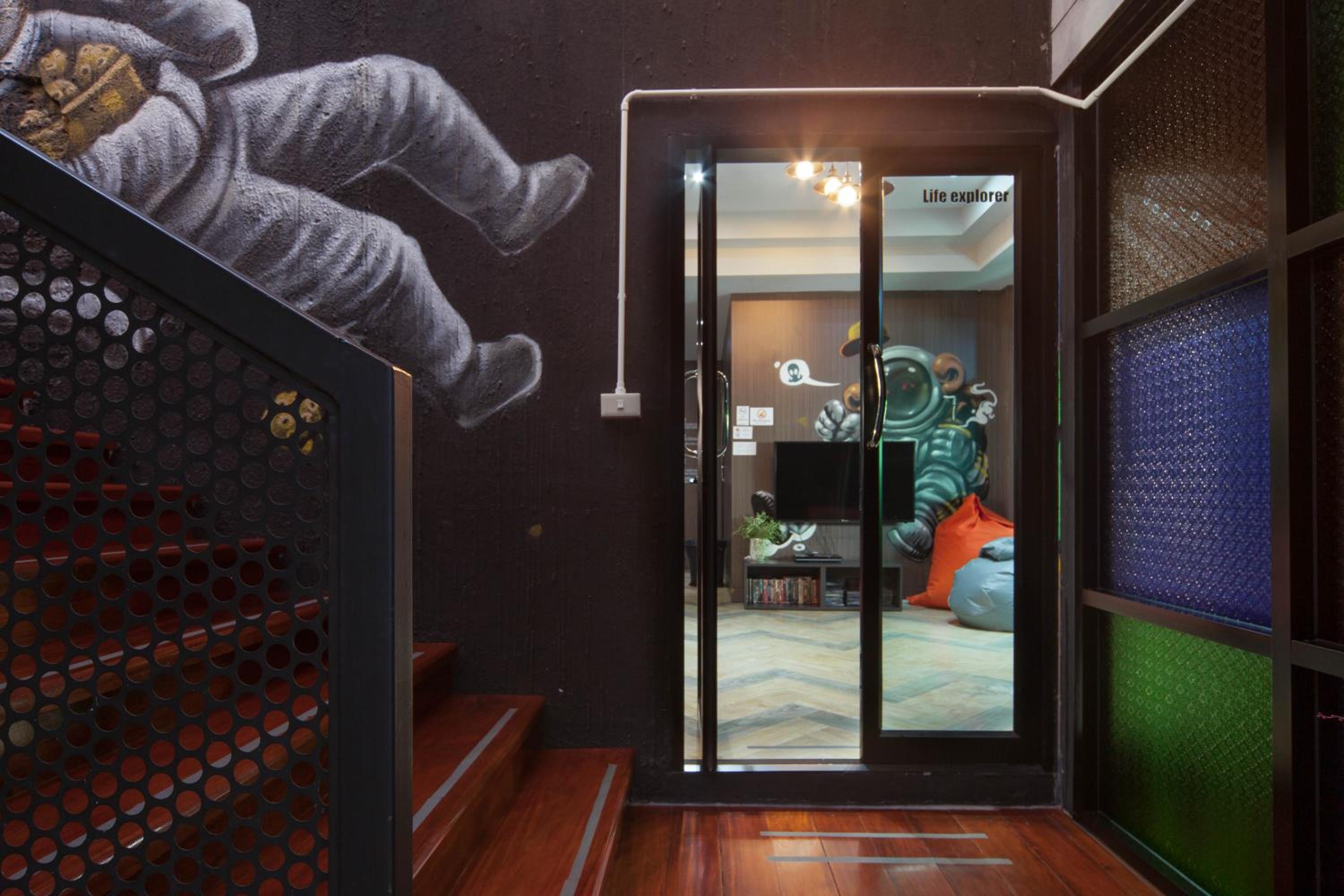 Sleep Walker Poshtel