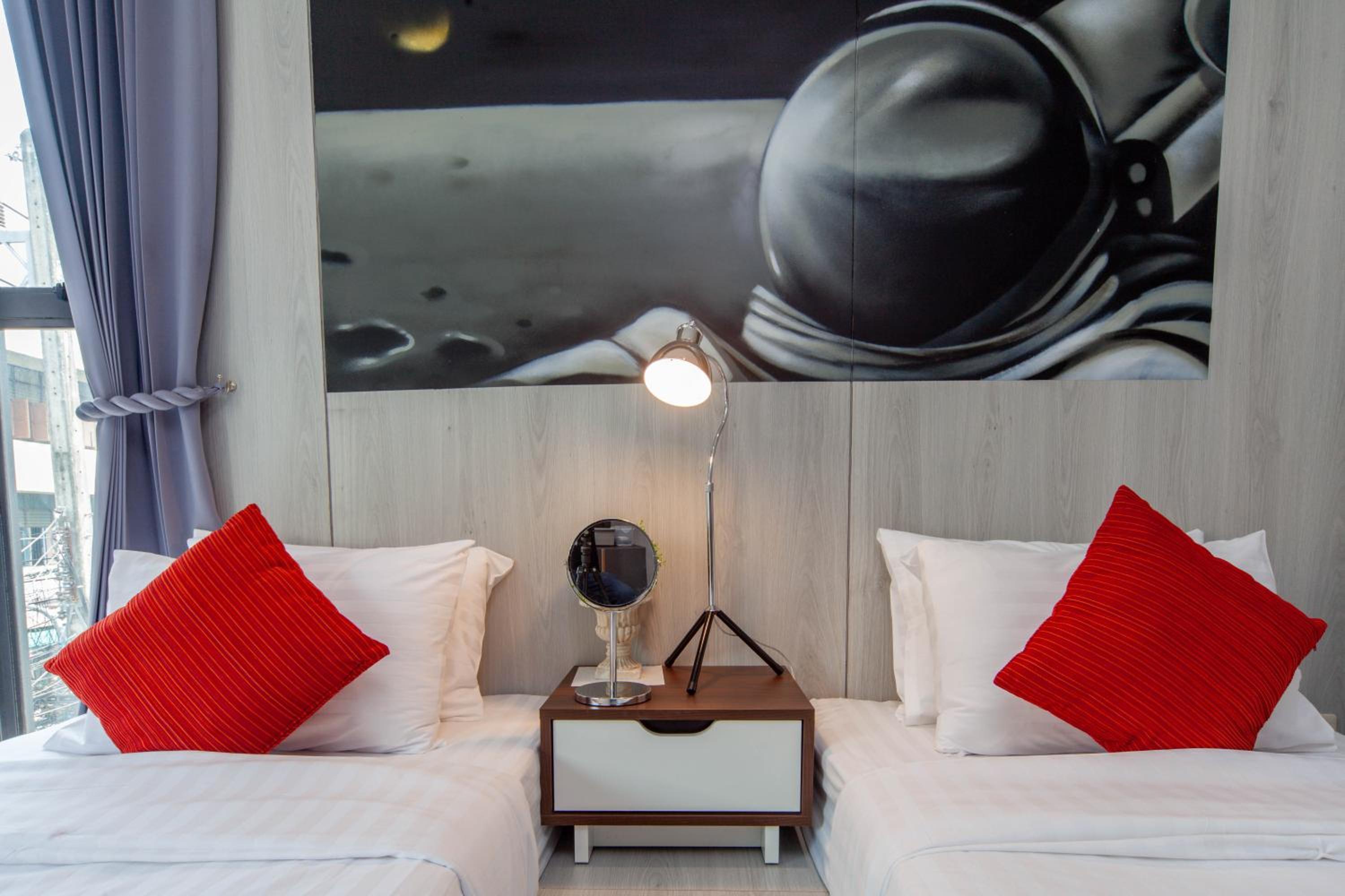 Sleep Walker Poshtel