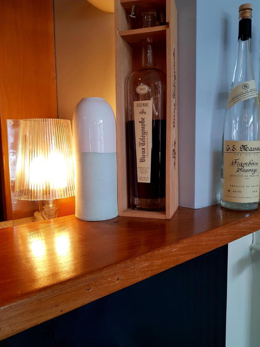 bar