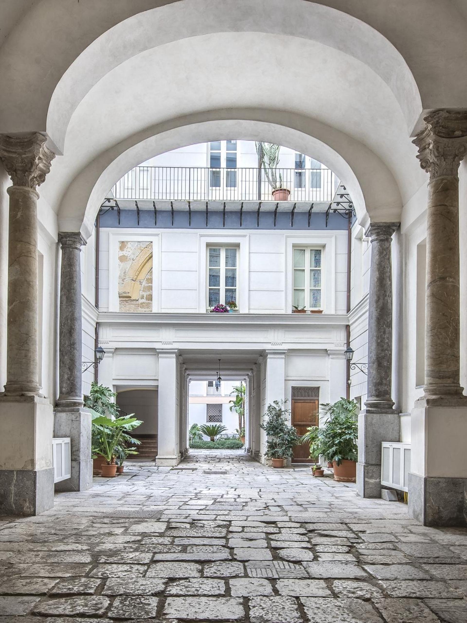 Palazzo Castrofilippo Apartment by Wonderful Italy view 3