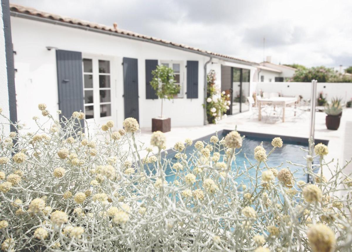 Guesthouse Les Ajoncs view 2
