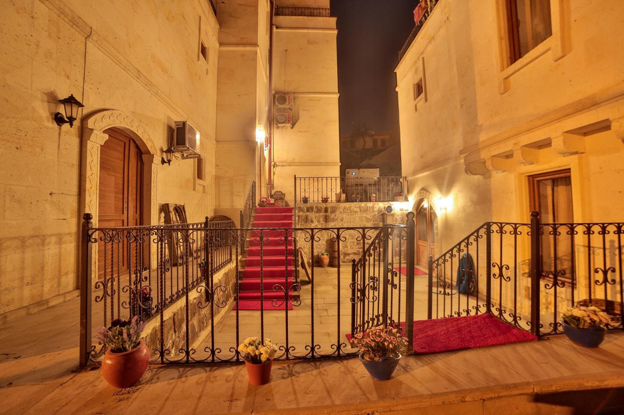 Milat Cave Hotel - Image 26