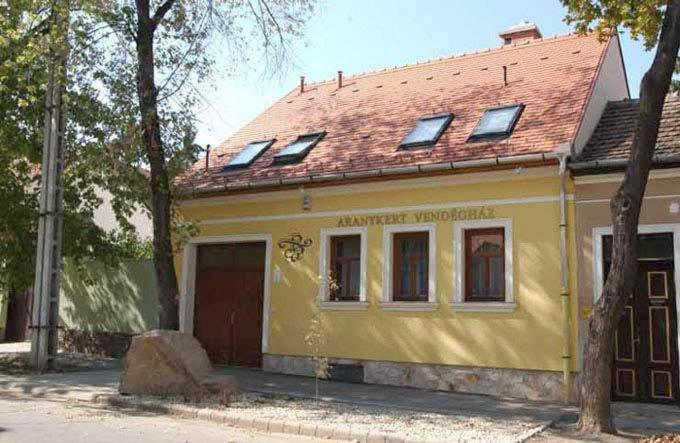 Aranykert Vendégház view 3