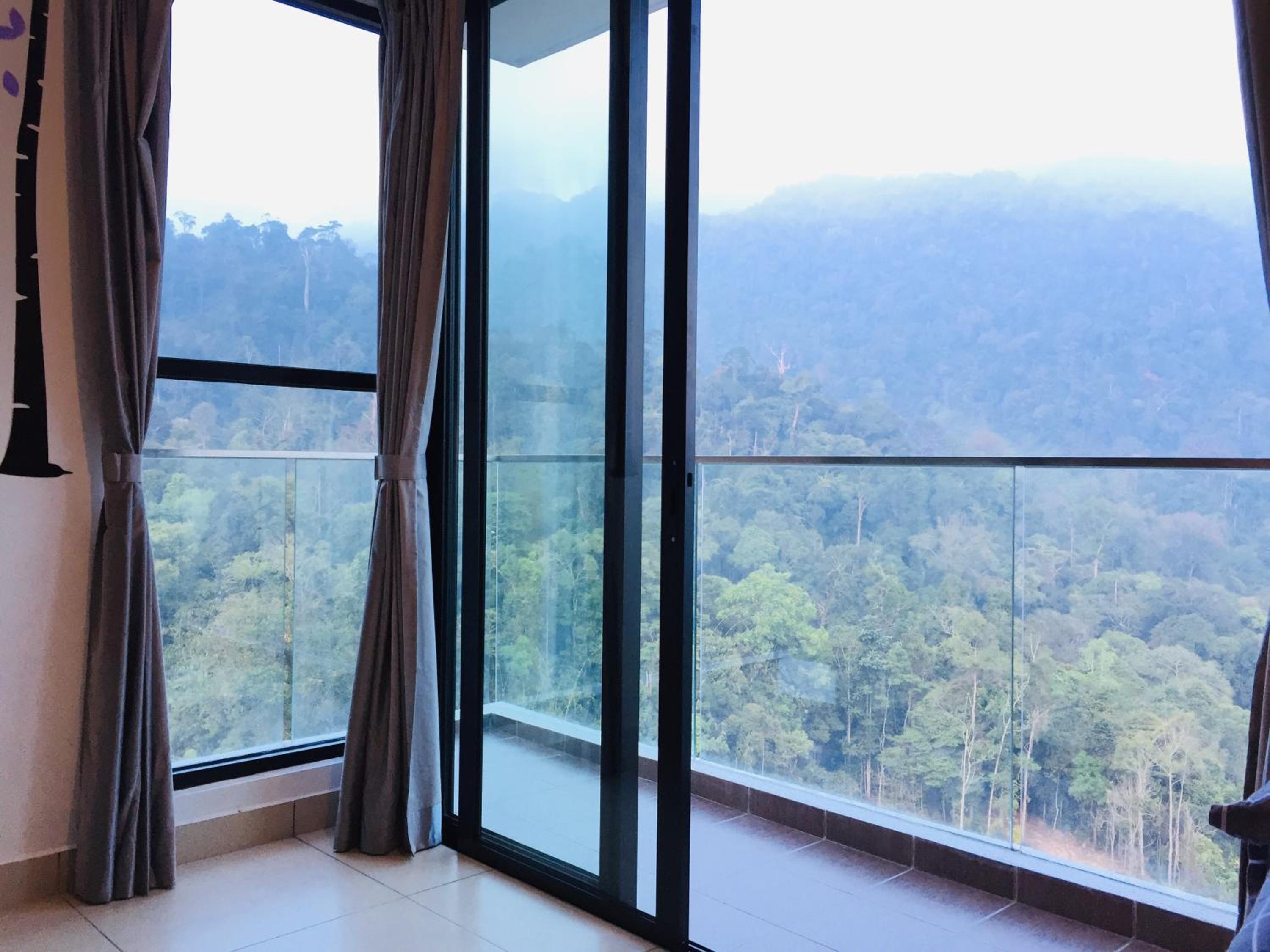 12pax Golden Shine Homestay @Midhills Genting photo 4