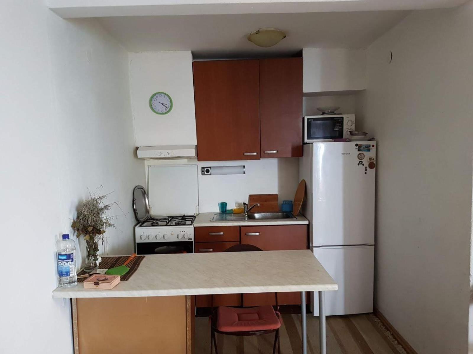 Drvenik, Apartman 1m from sea