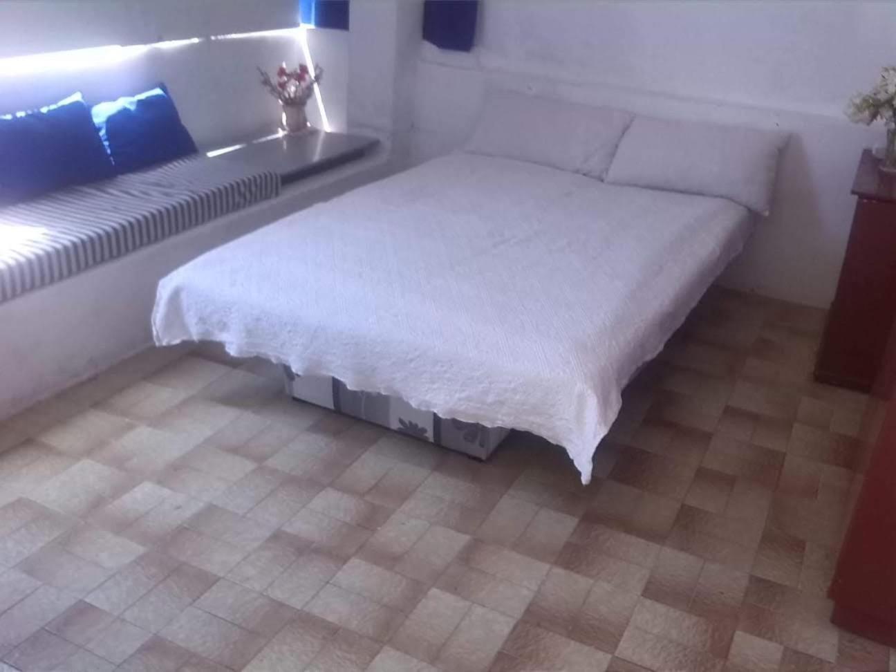 Drvenik, Apartman 1m from sea
