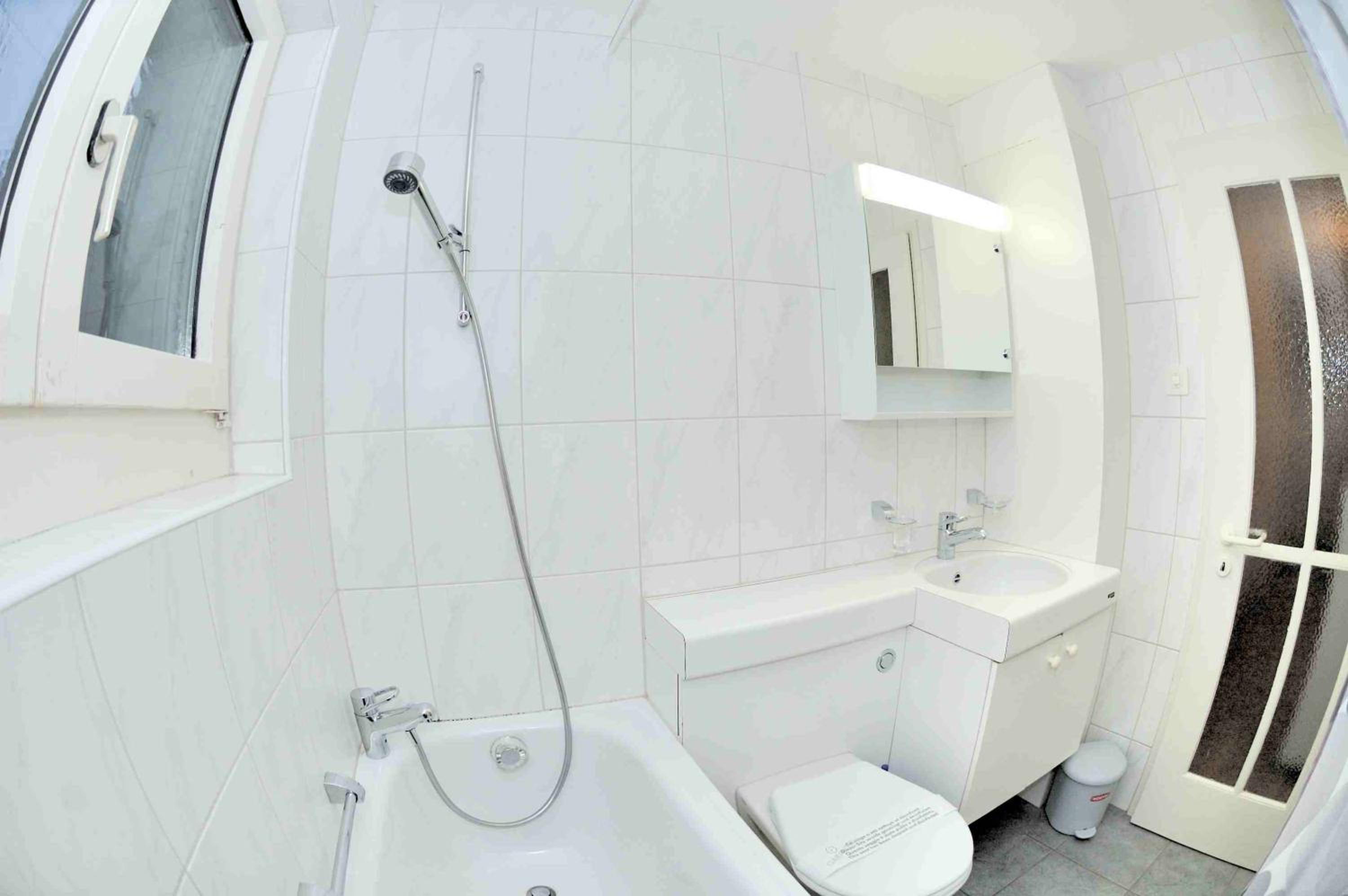 Modern studio near main station - Crown 16