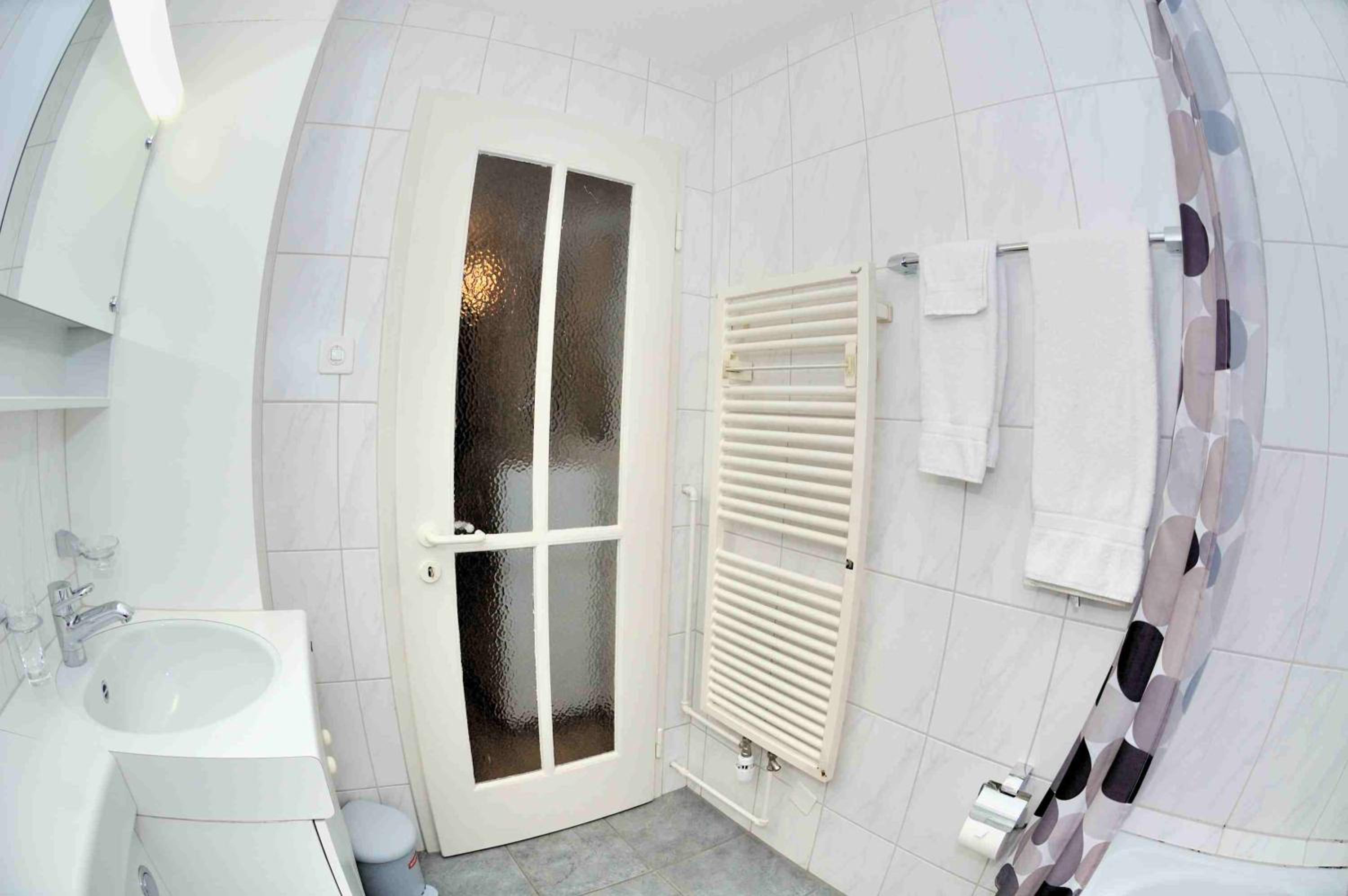 Modern studio near main station - Crown 16