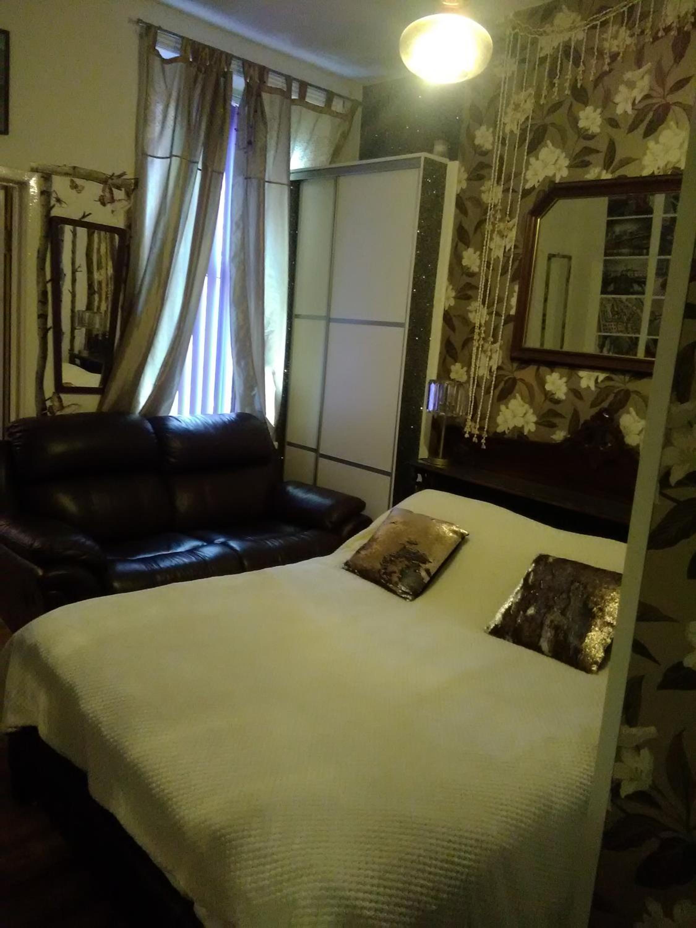 K.k's North Station Self catering holiday apartments