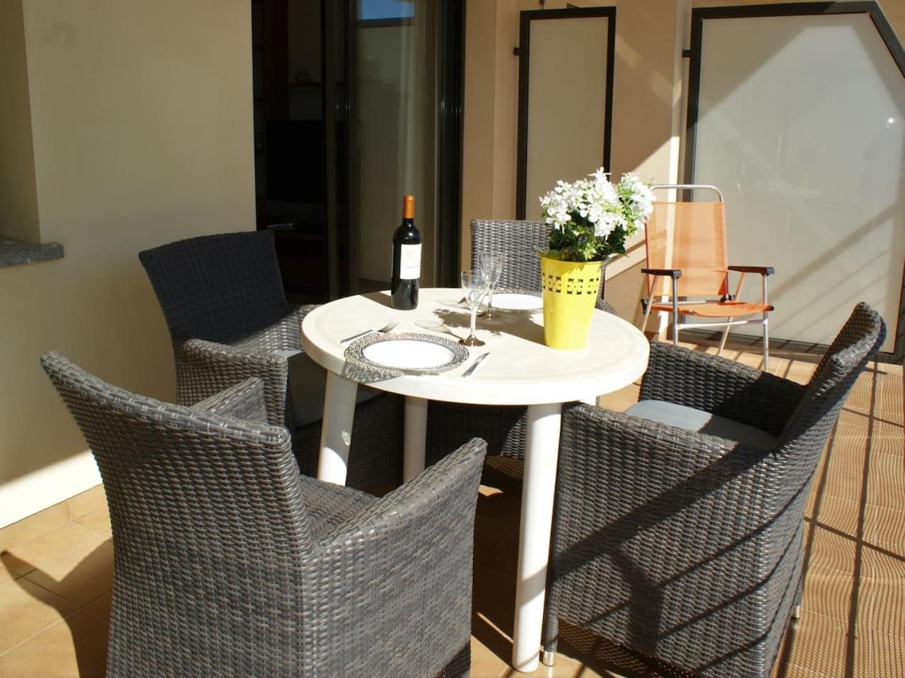 Precioso piso en Roses con piscina y parking AV-18 view 3