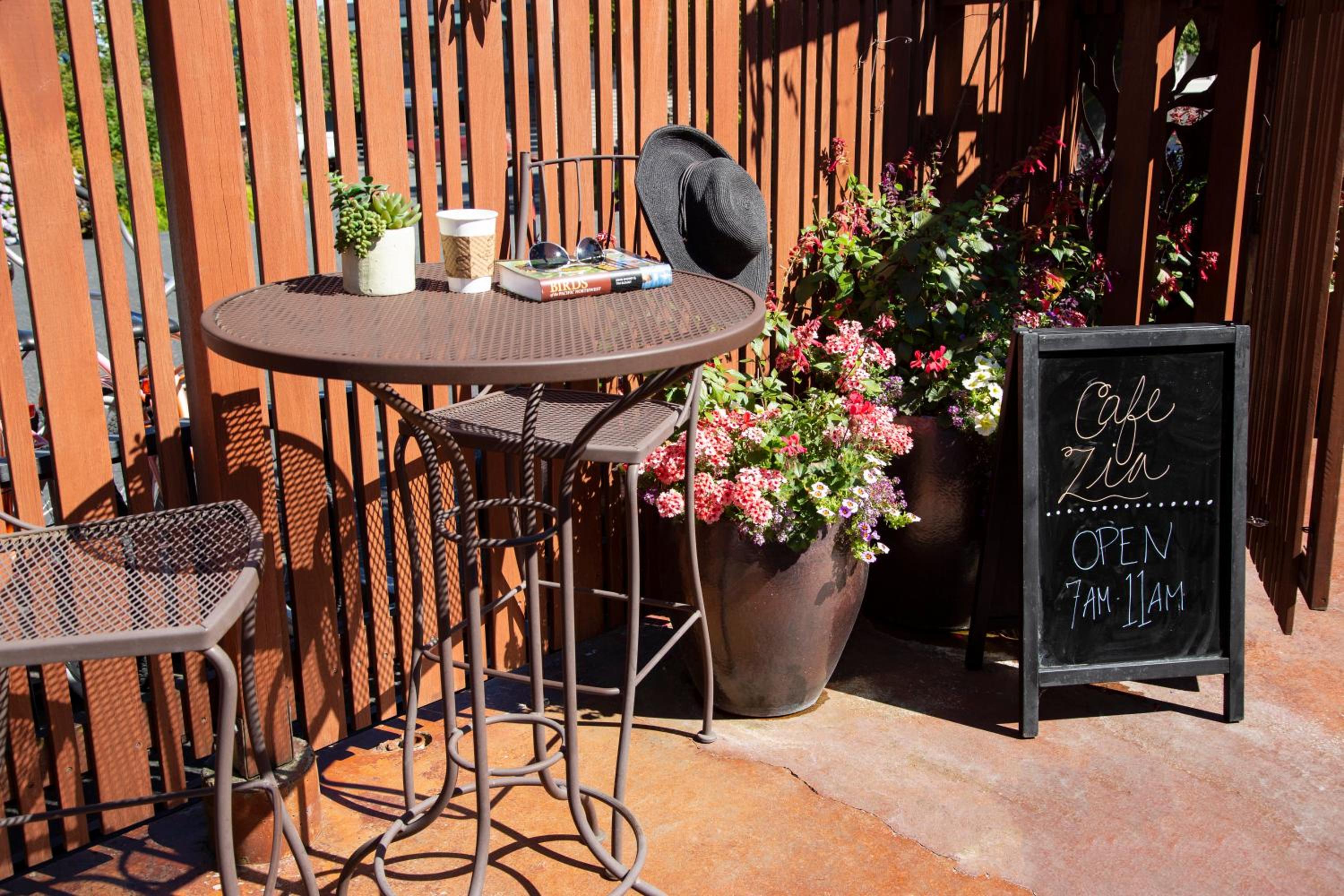 Earthbox Inn & Spa