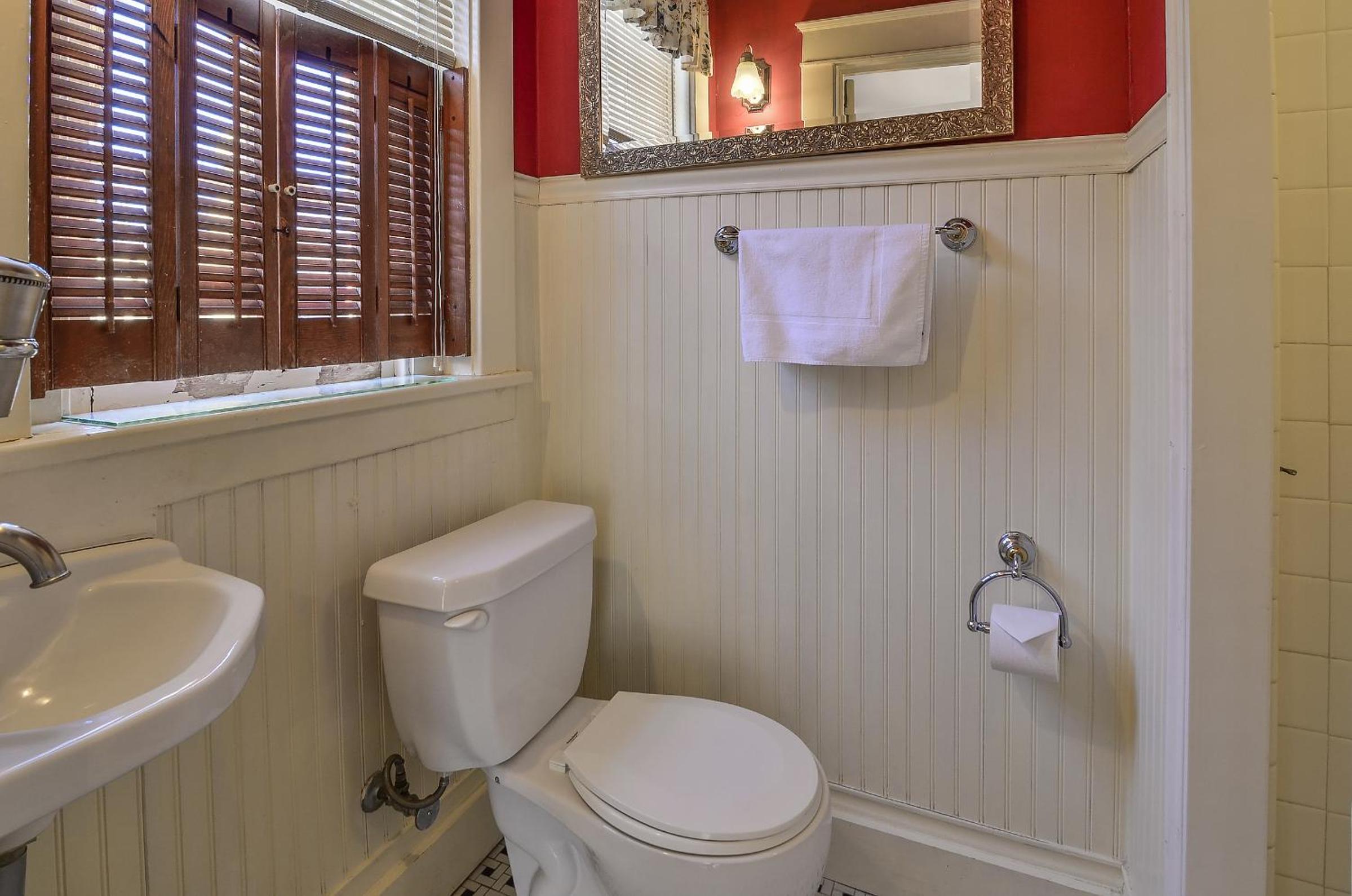 Cedars of Williamsburg Bed & Breakfast view 2