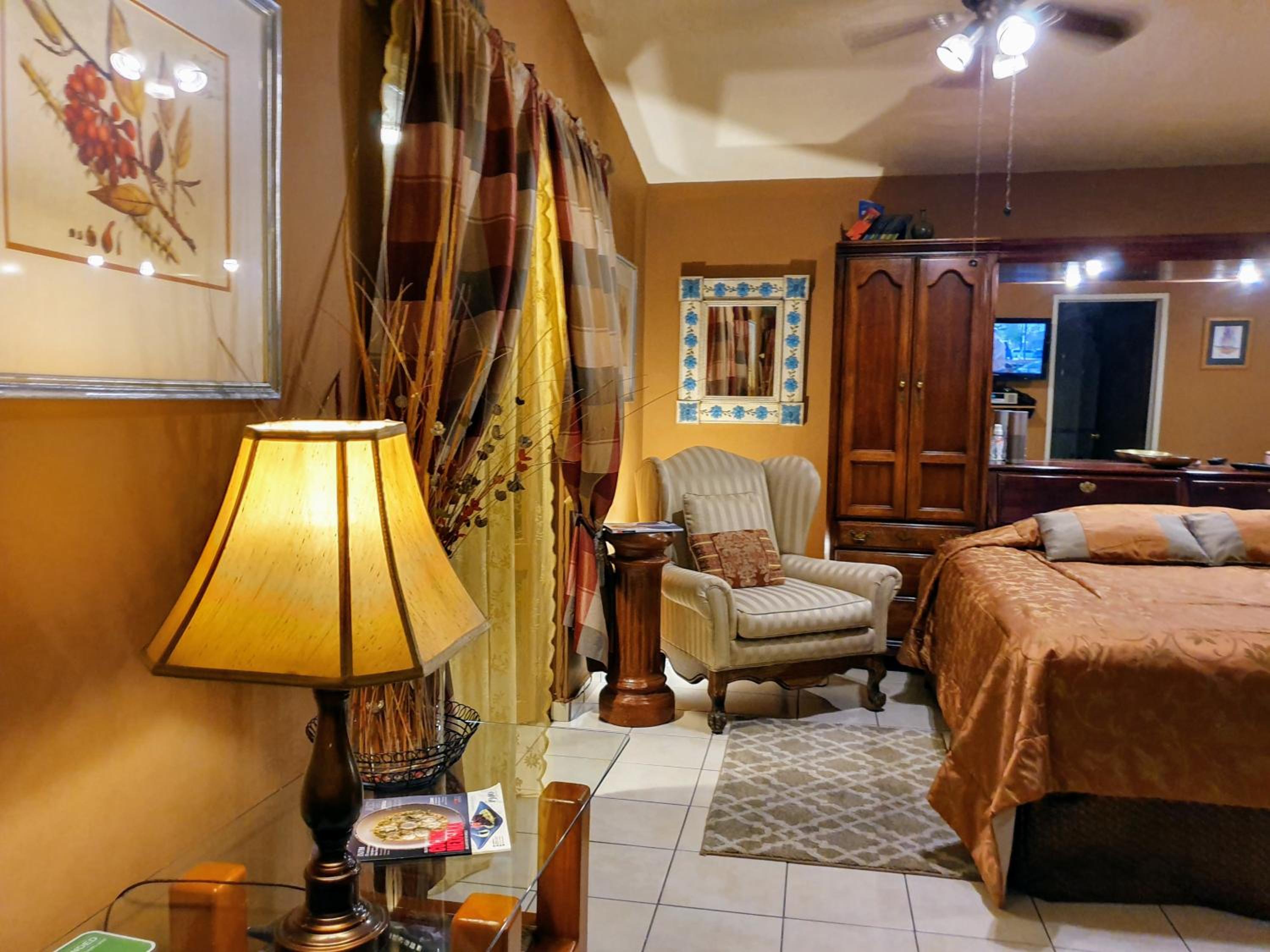 Dickinson Guest House, Guadalajara Expo