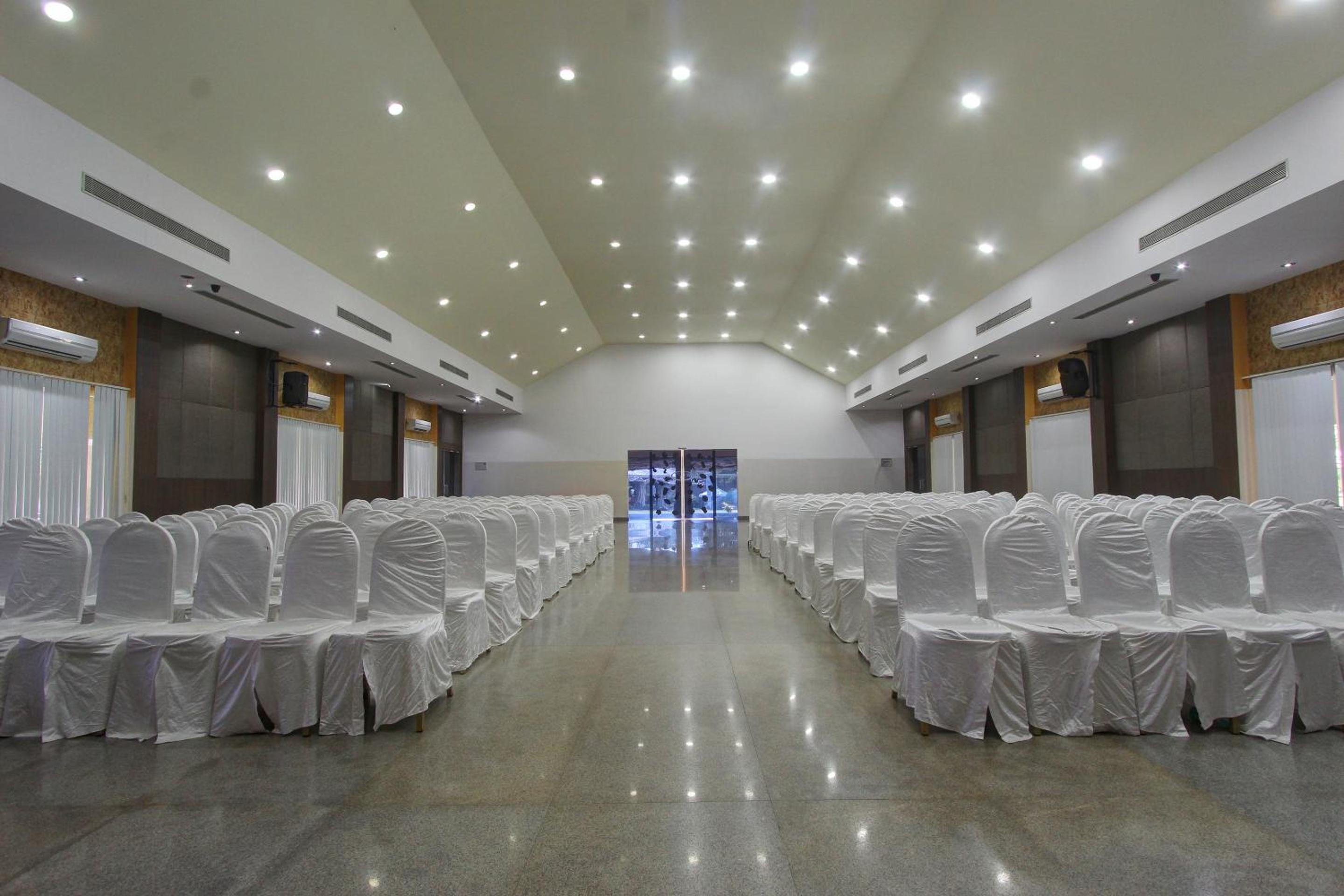 Golden Amoon Resort