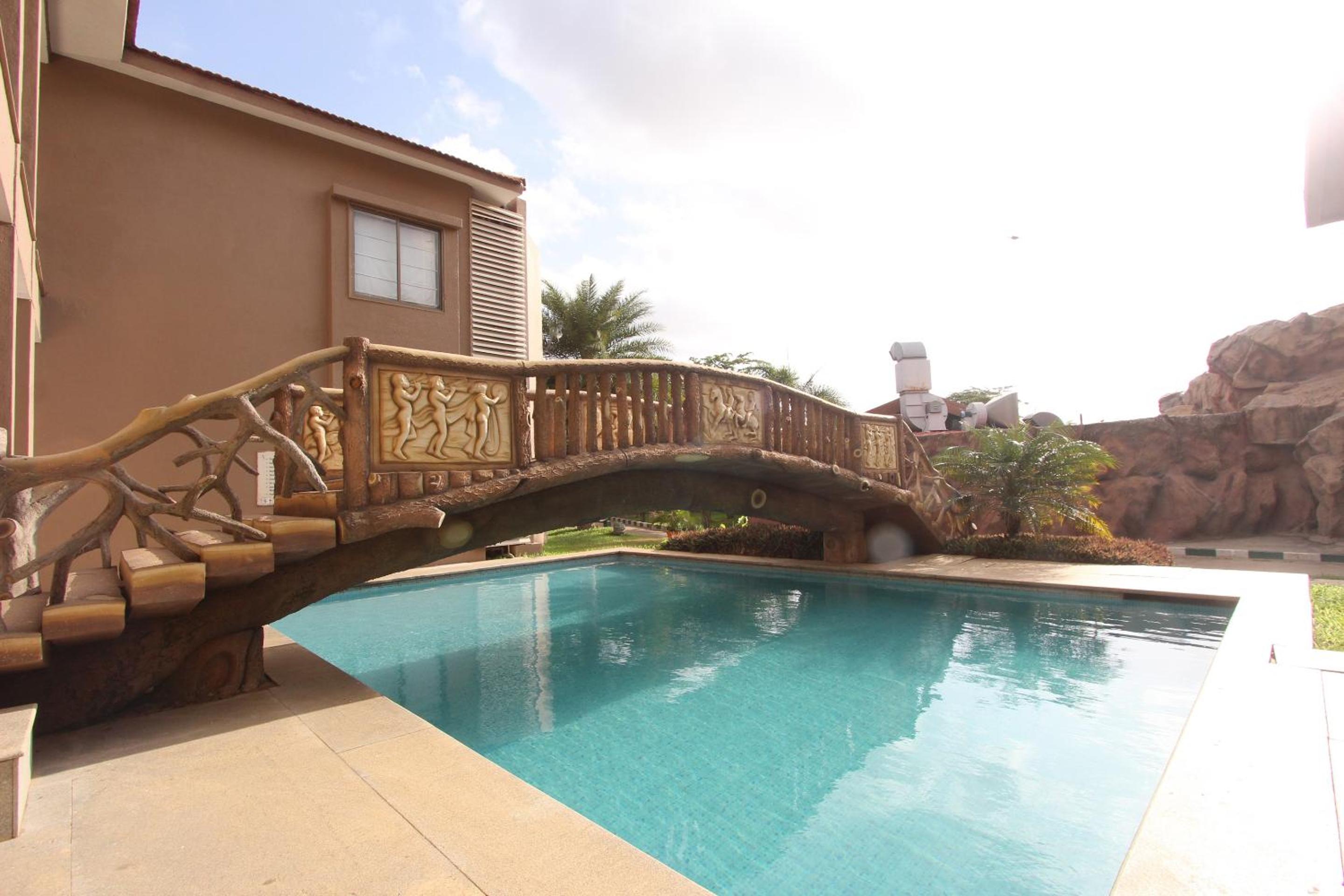Golden Amoon Resort