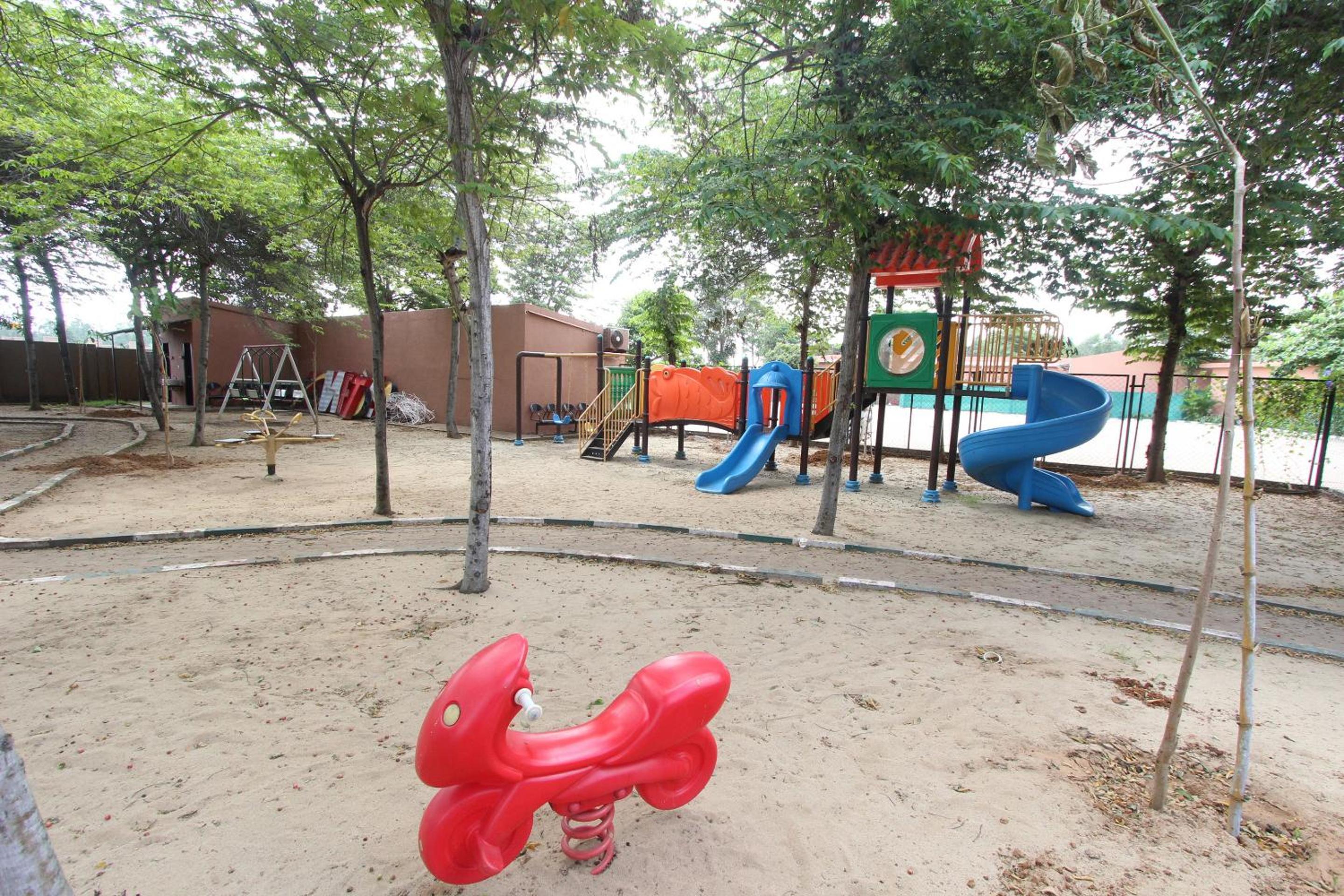 Golden Amoon Resort