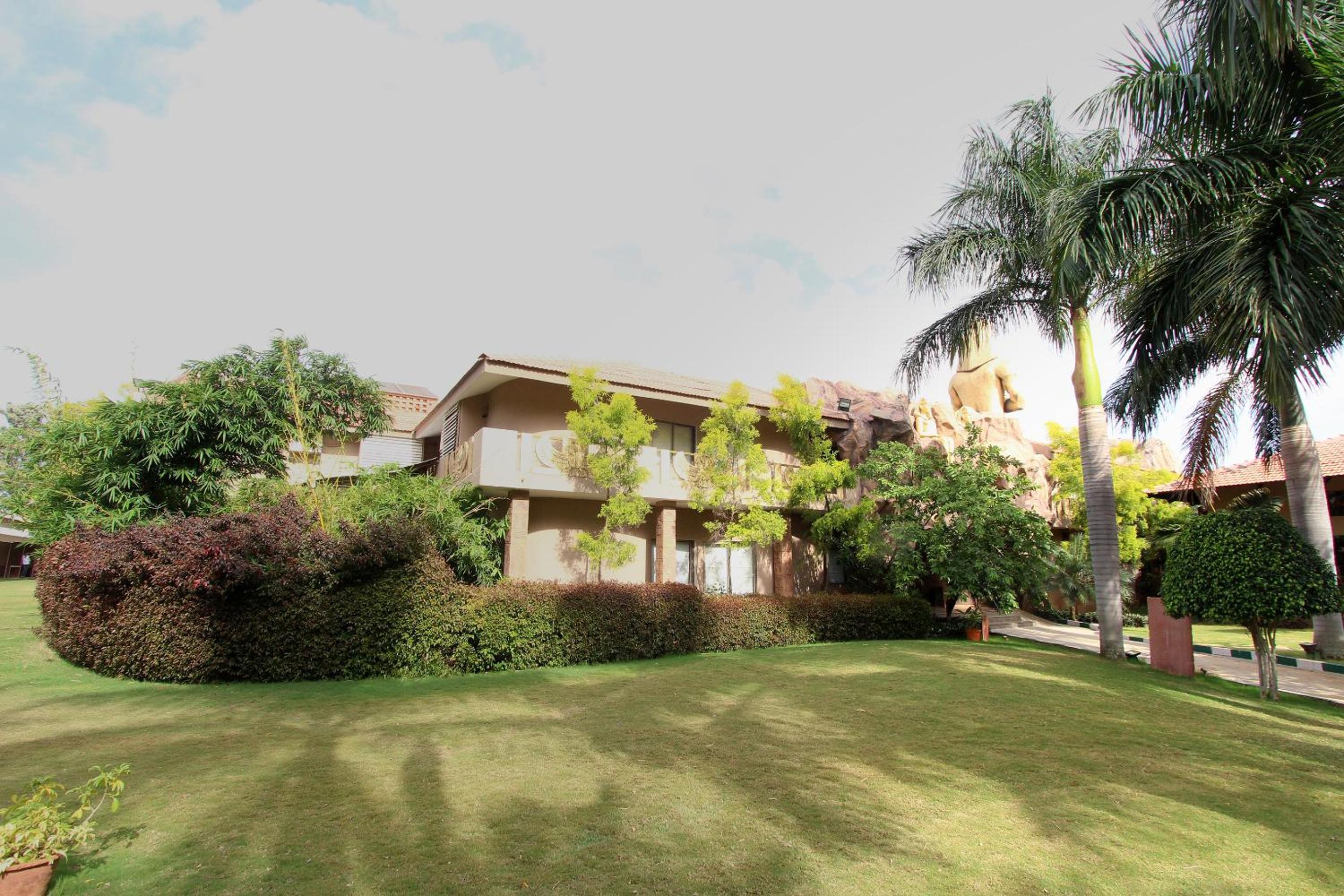 Golden Amoon Resort