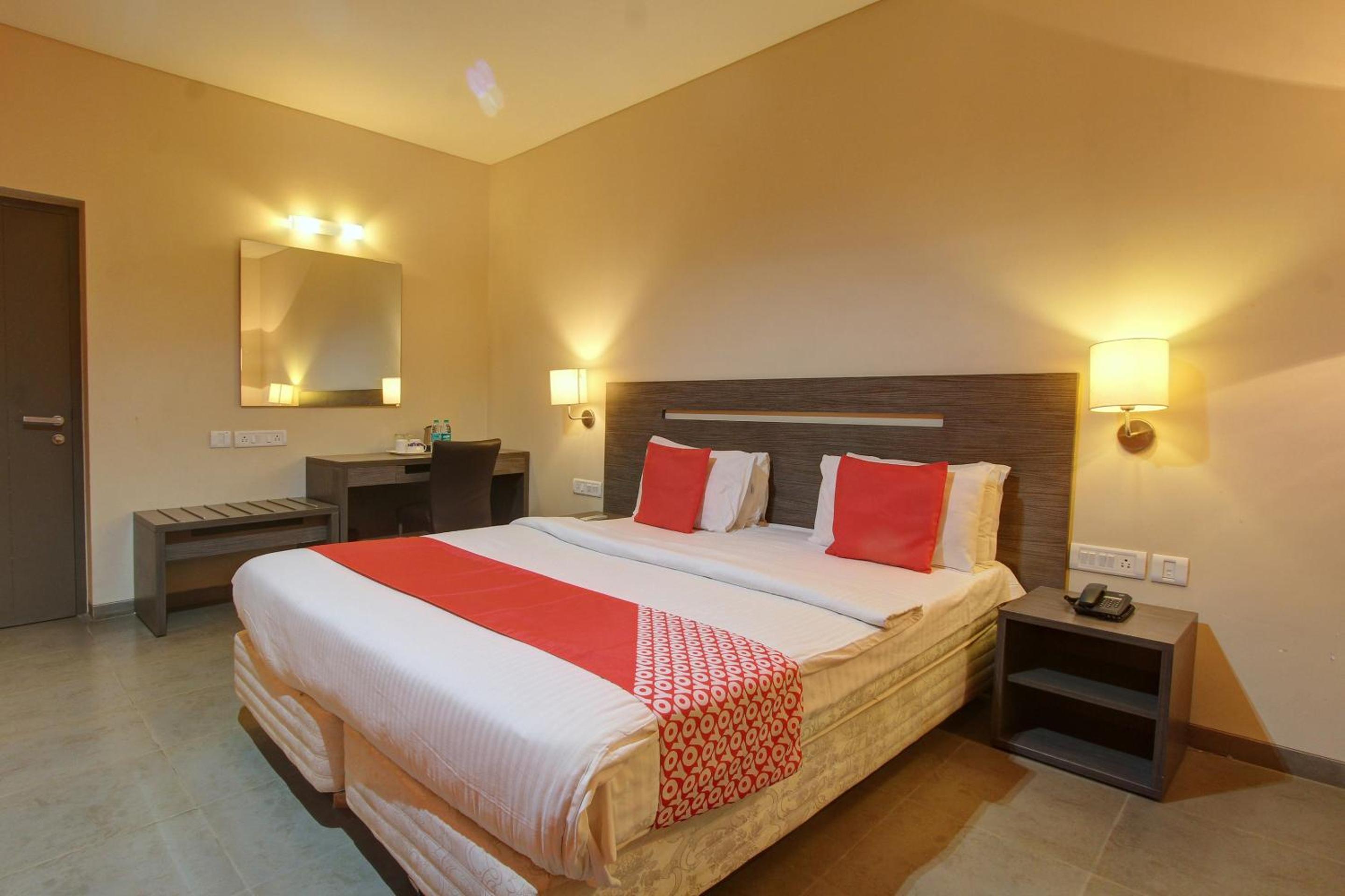 Golden Amoon Resort