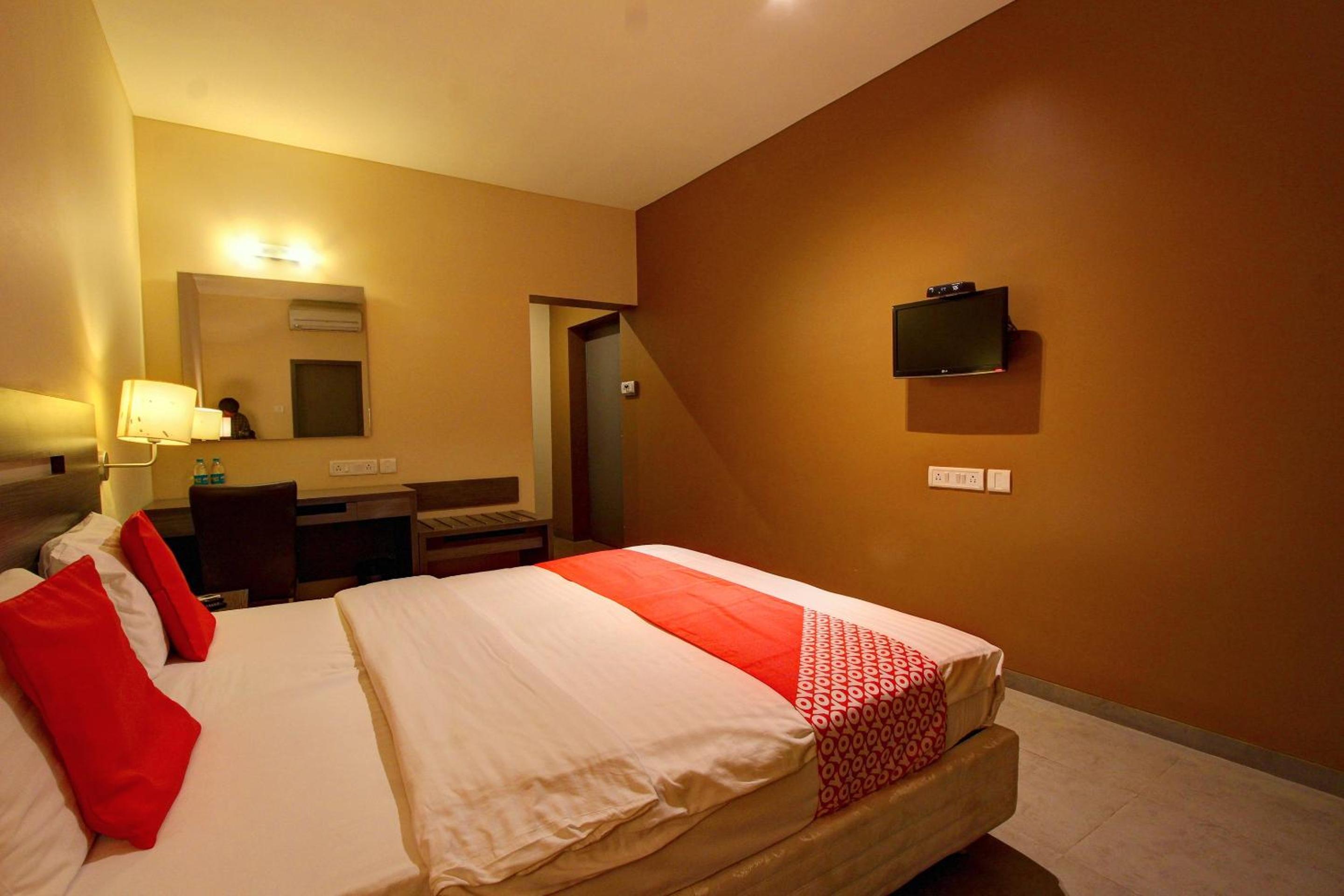 Golden Amoon Resort