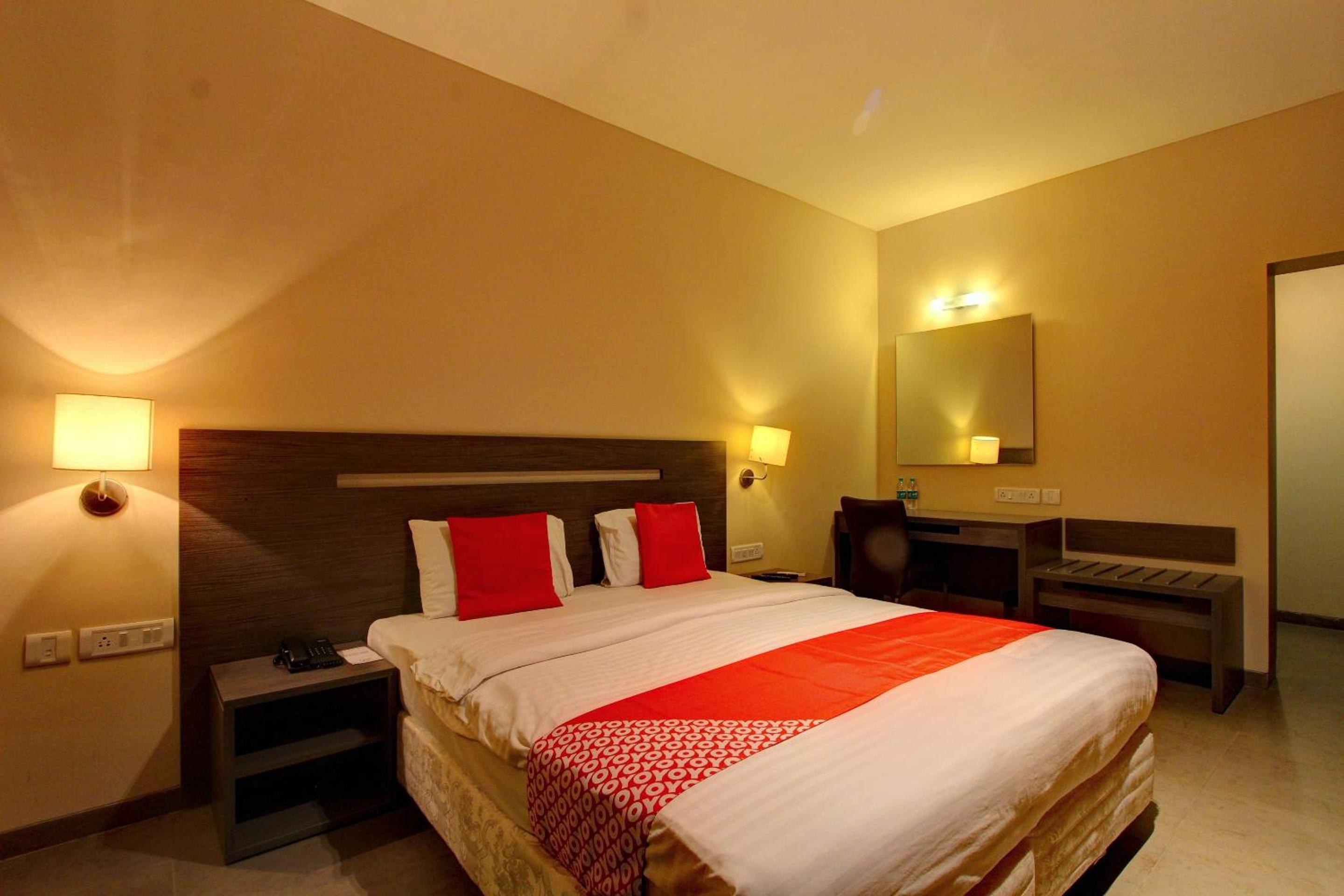 Golden Amoon Resort