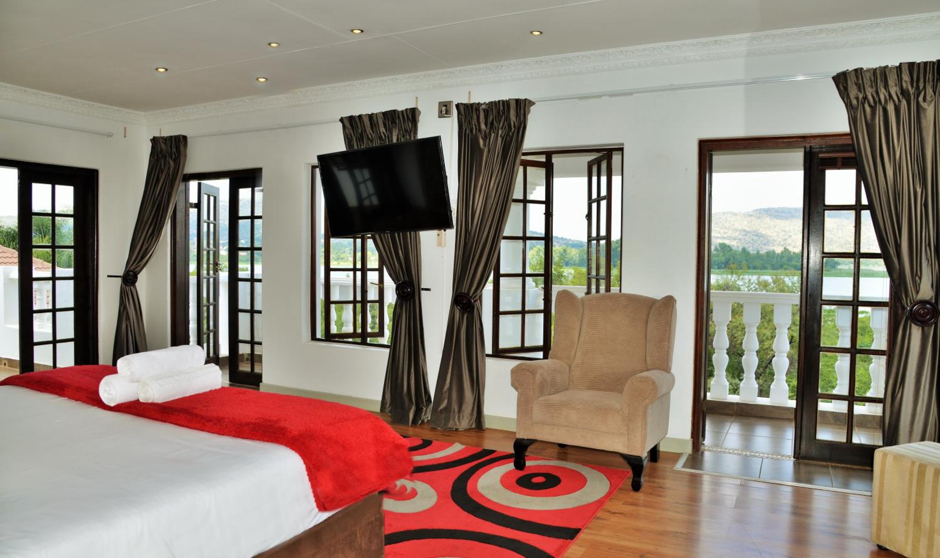 Indlovukazi Guesthouse view 5