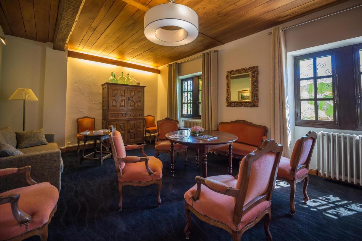 meeting room
