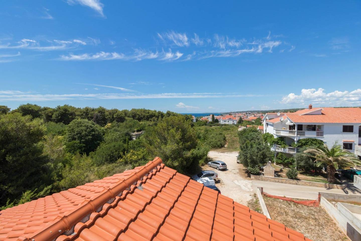 Rooms & Apartment Hegic with parking
