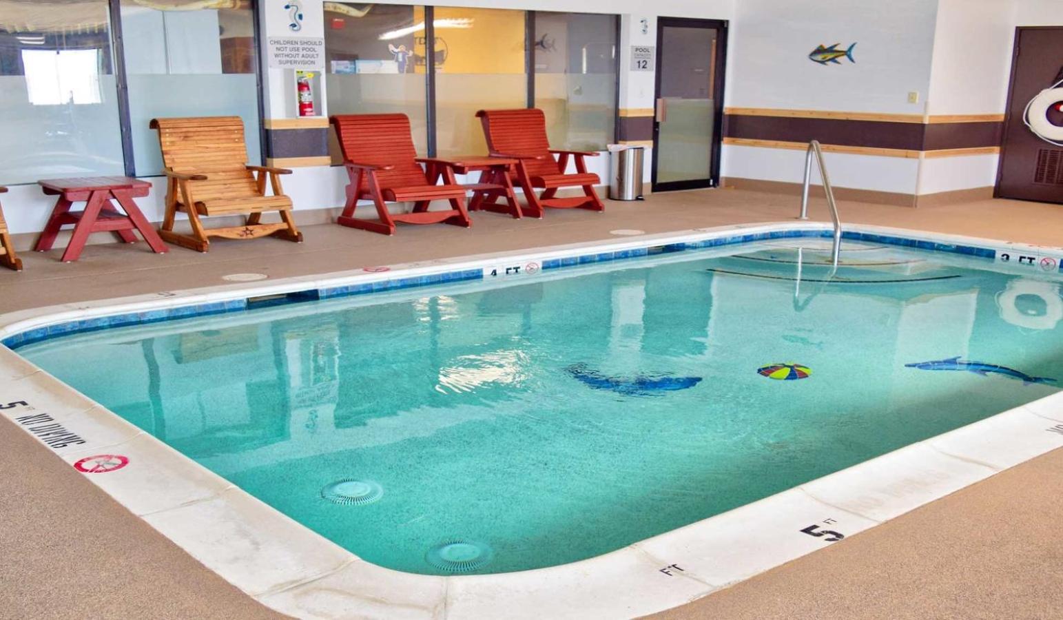 Victoria Vacations - Super 8 by Wyndham Victoria/North/Mall Area - Property Image 9