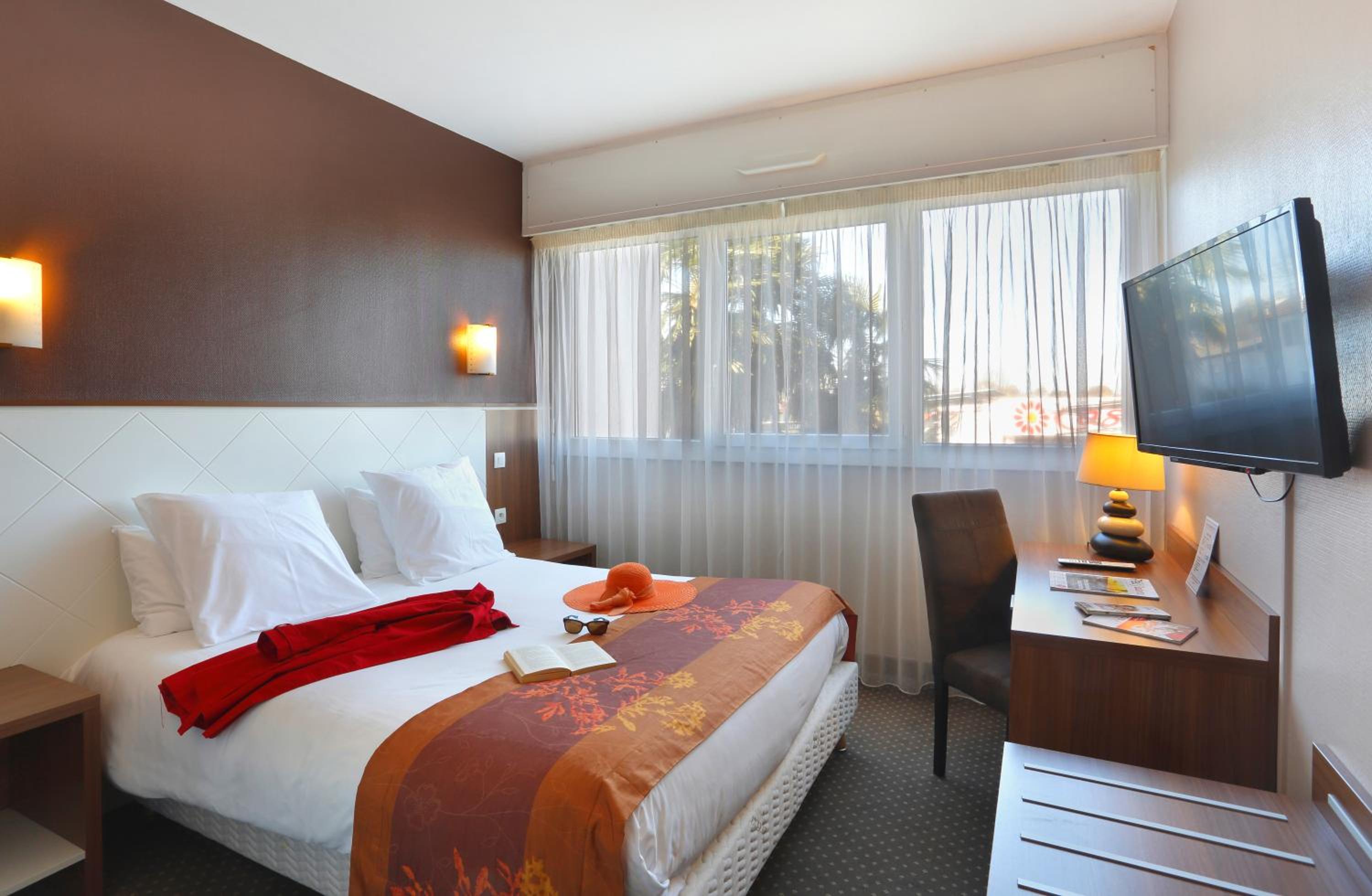 Pau Vacations - Cit'Hotel Atlantic Hotel - Property Image 17