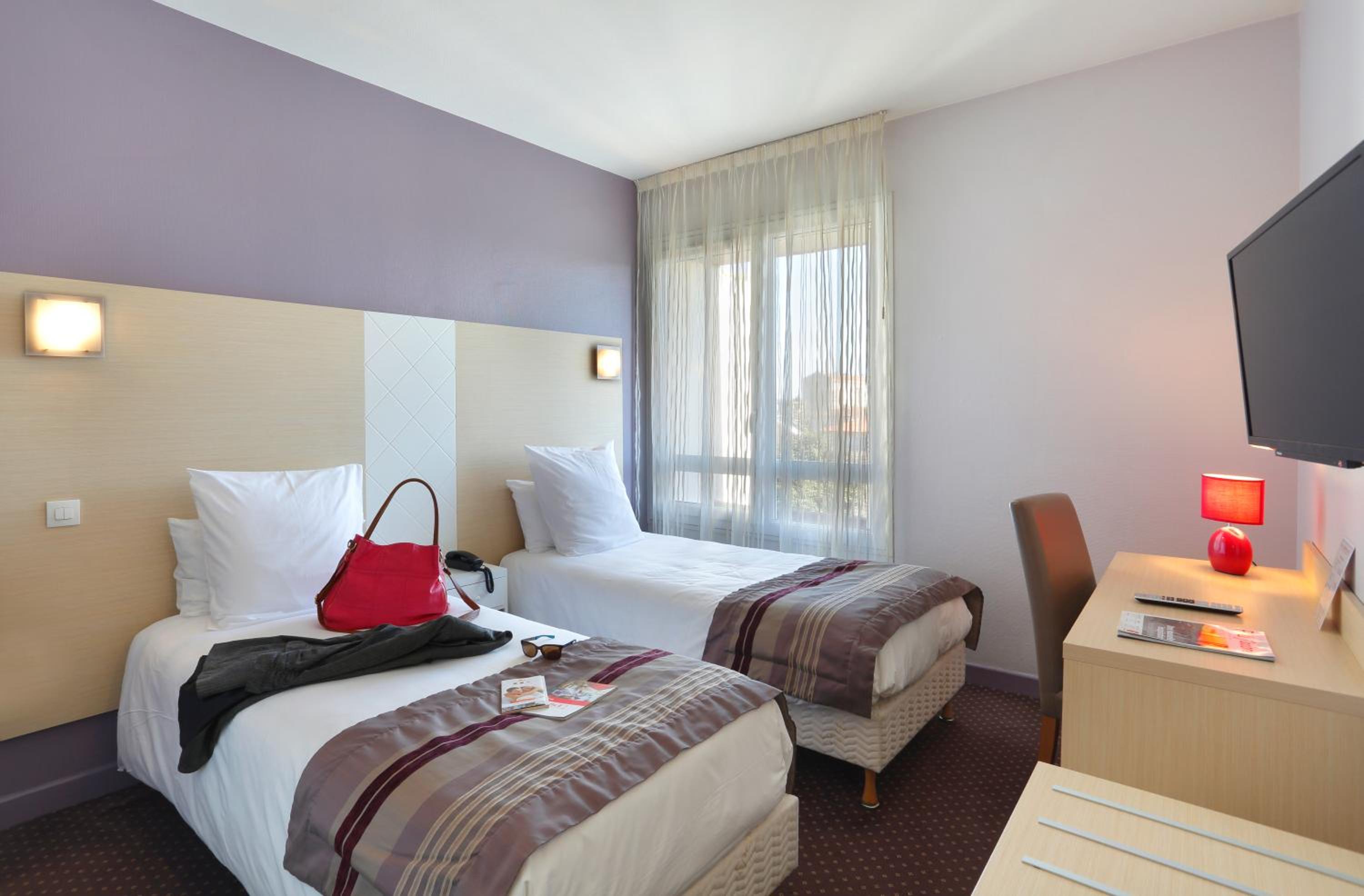 Pau Vacations - Cit'Hotel Atlantic Hotel - Property Image 15